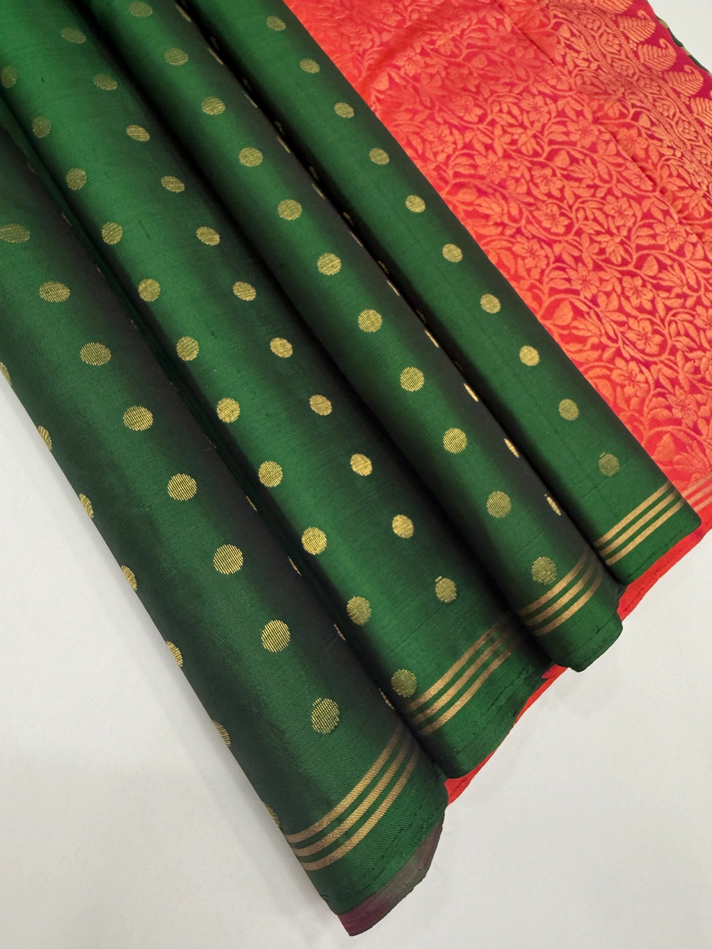 VSTP146 - bottle green color body,pallu &amp; pinkish orange color blouse - Pure silk saree