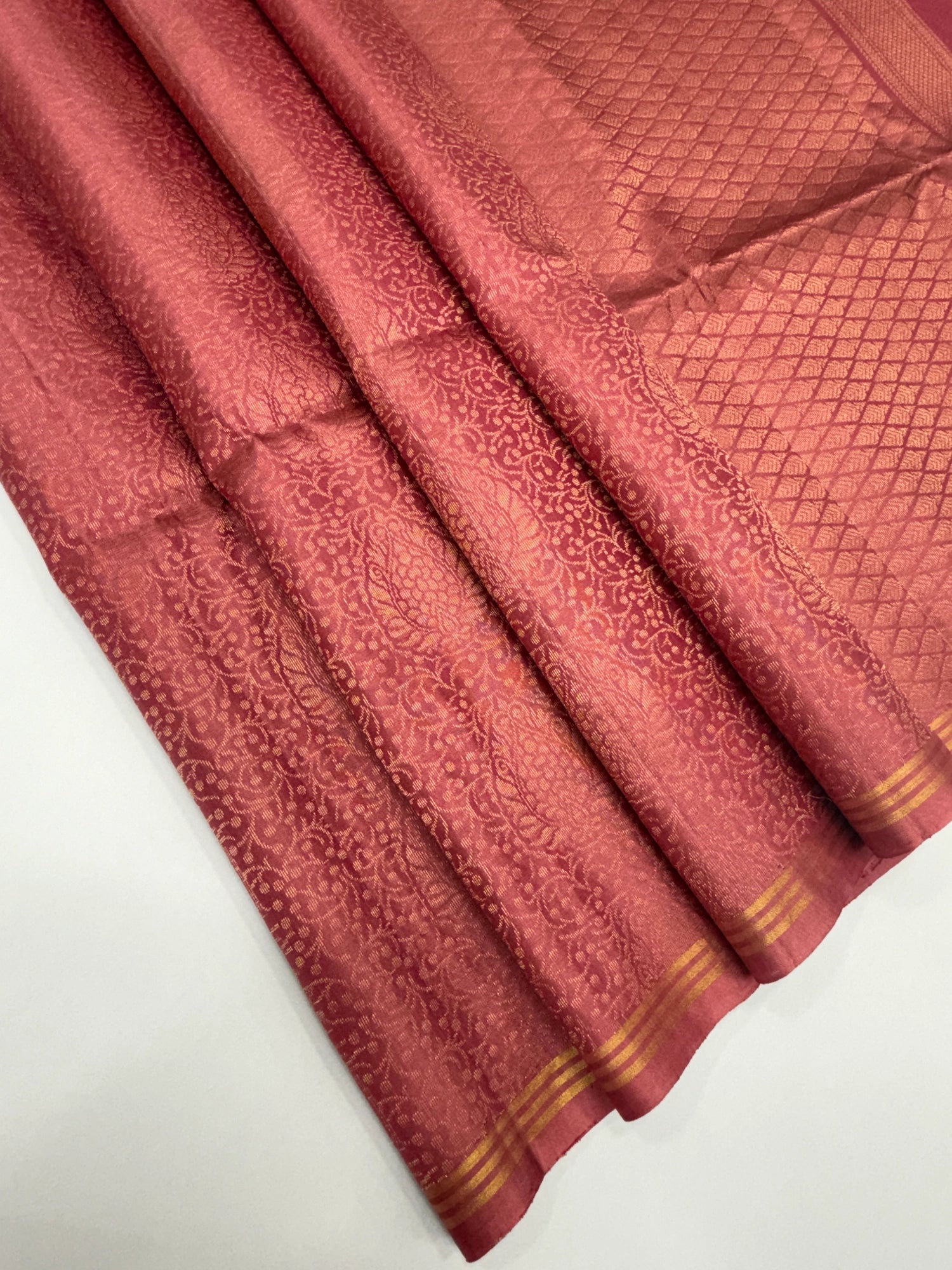 VSA621 - dusky pink color body, pallu , blouse pure silk saree