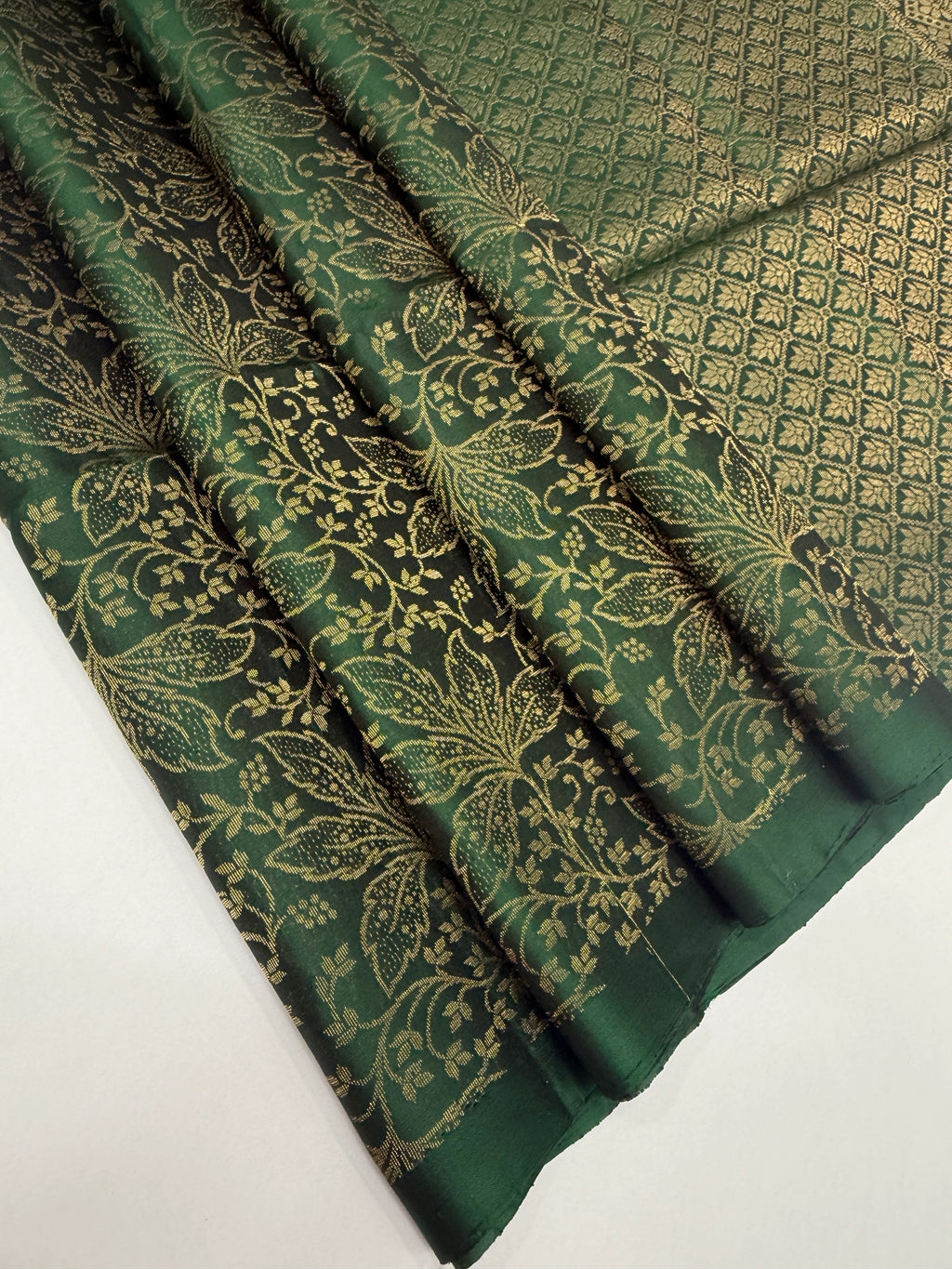 VSA624 - bottle green color body, pallu , blouse pure silk saree