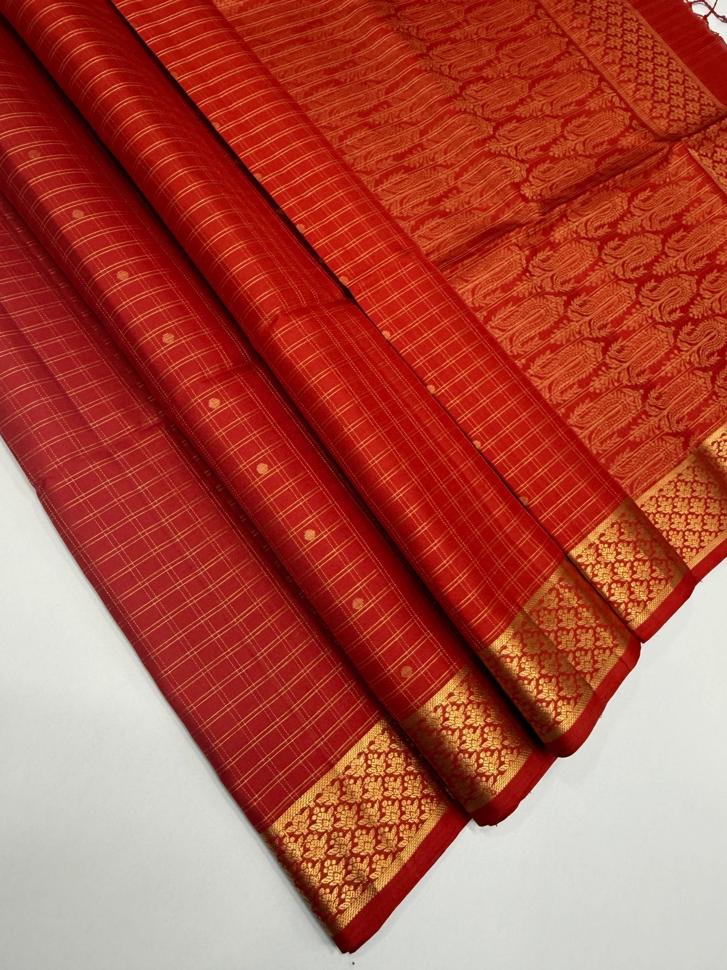 VSF950 - red color body,pallu,blouse - Pure silk saree