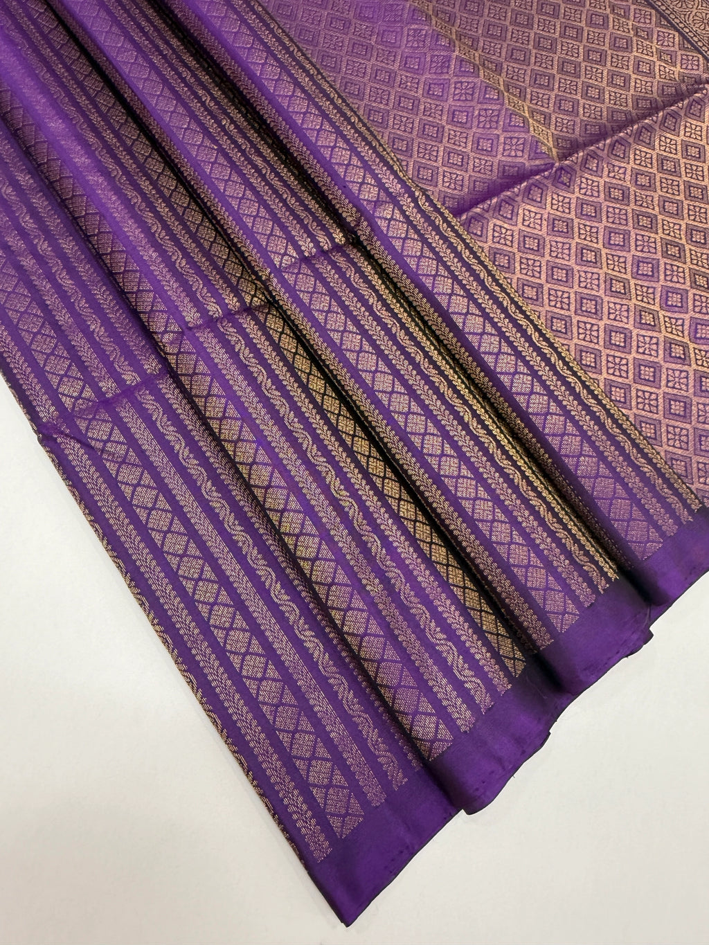 VSA617 - violet color body, pallu , blouse pure silk saree