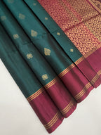 VSCB582 - peacock green color body , magenta color pallu , blouse - Pure silk saree