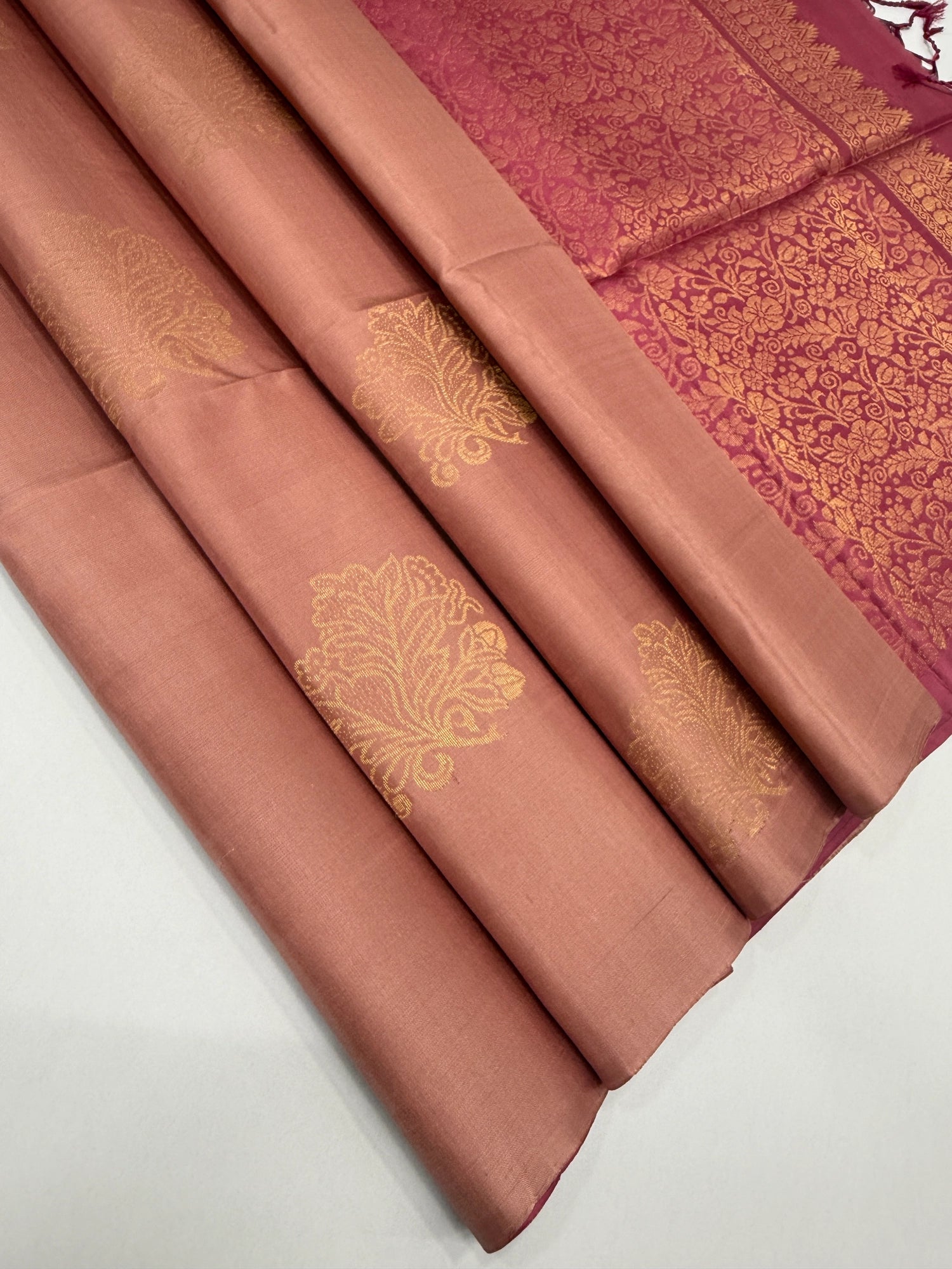 VSBL399 - onion pink color body , dusky pink color pallu , blouse - Pure silk saree