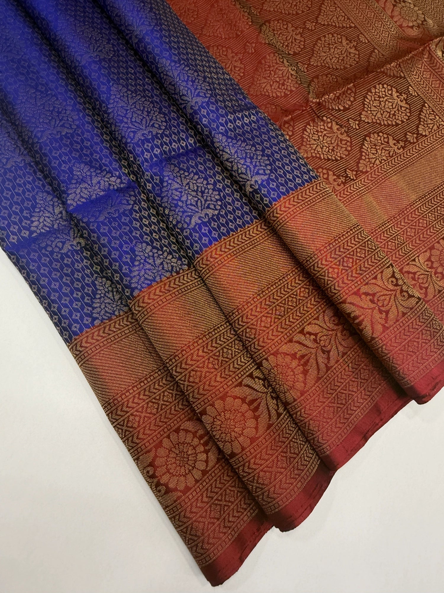 VSA441 - royal blue color body & maroon color pallu , blouse pure silk saree