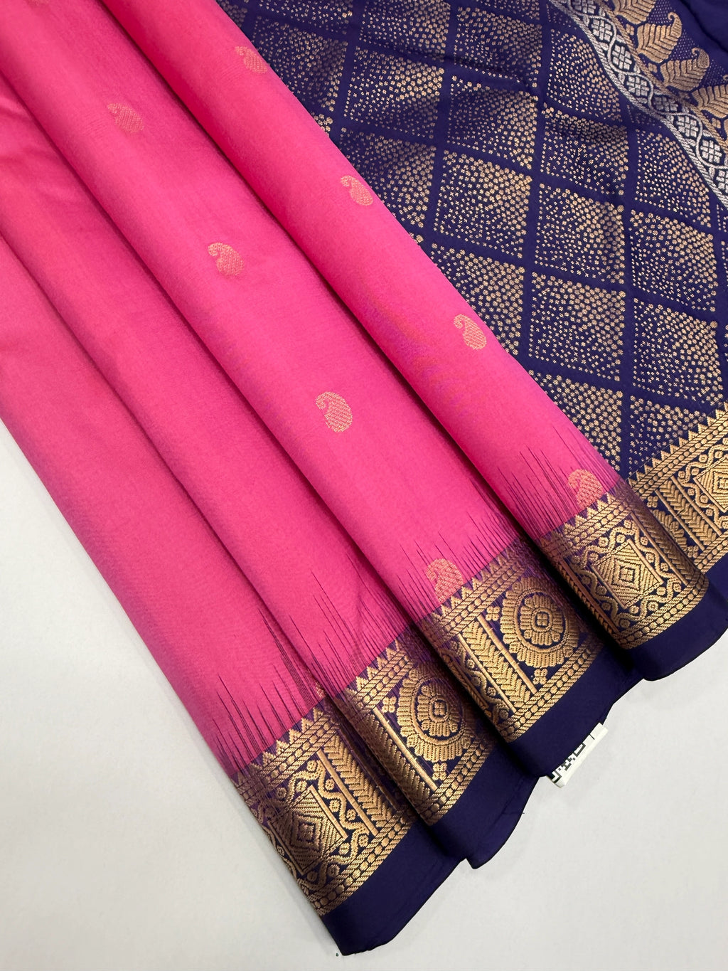VSF922 - pink color body , navy blue color pallu,blouse - Pure silk saree