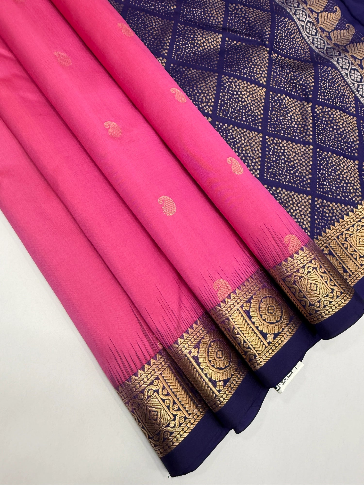 VSF922 - pink color body , navy blue color pallu,blouse - Pure silk saree