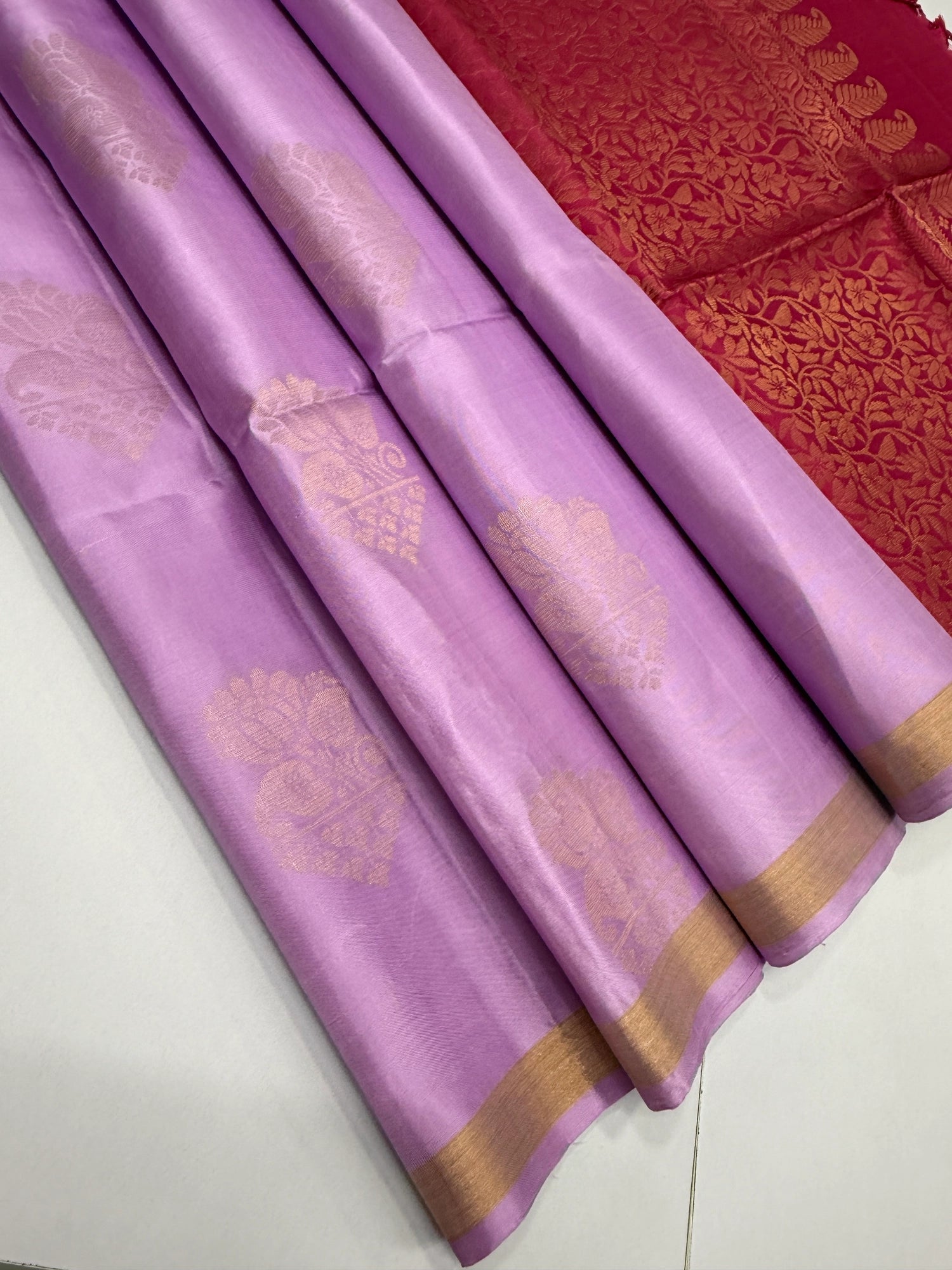 VSDZB65 - lavender color body , dusky pink pallu , blouse pure silk saree