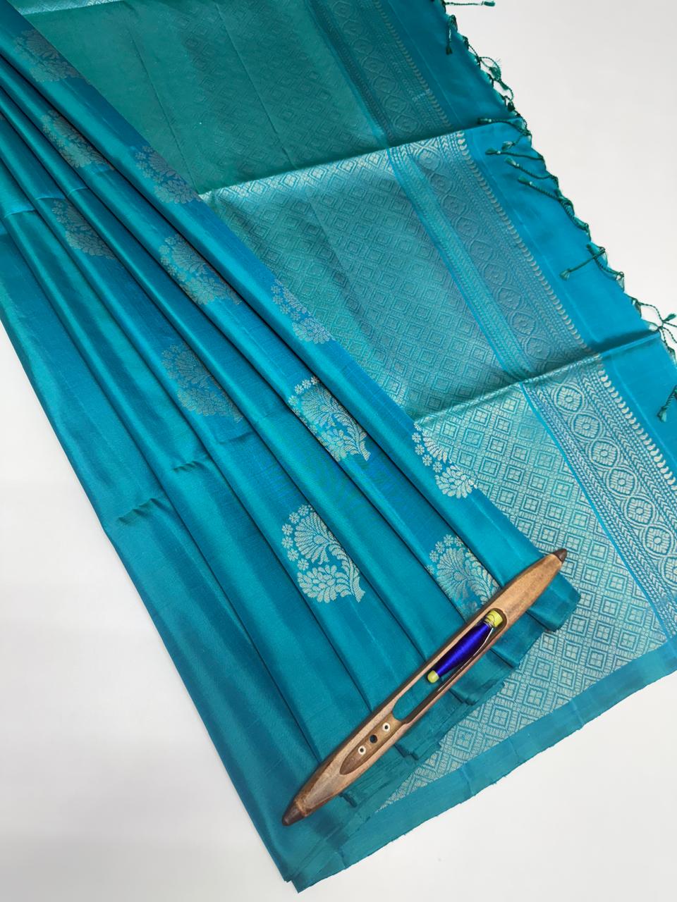 VSDS254 - dual tone blue color body, pallu , blouse pure silk saree