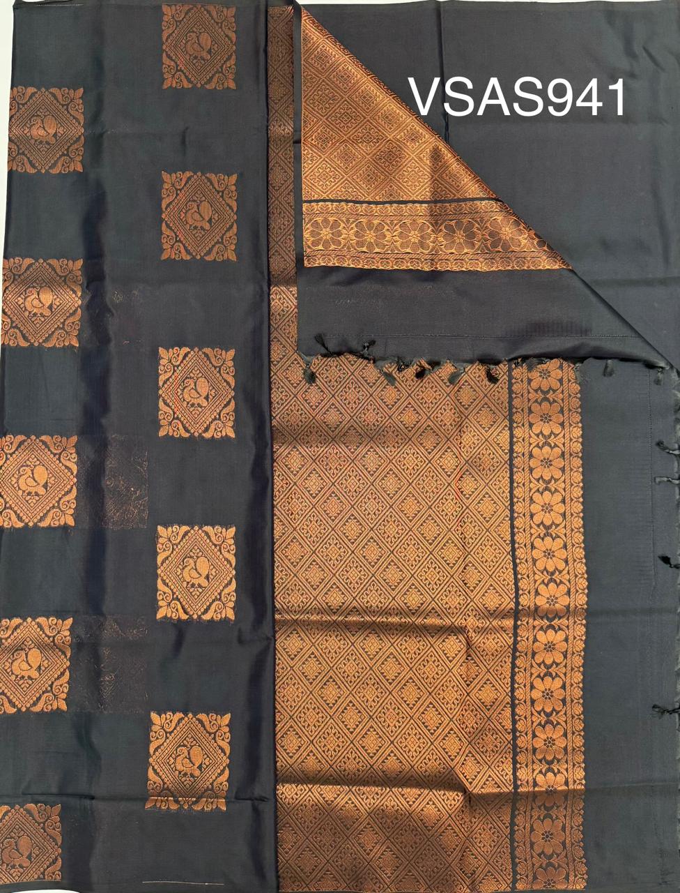 VSAS941 - black color body ,pallu , blouse.