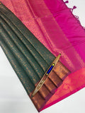 VSAS975 - peacock green color body , magenta color pallu , blouse.