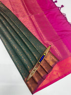 VSAS975 - peacock green color body , magenta color pallu , blouse.