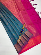 VSAS985 - peacock green color body , magenta color pallu , blouse.