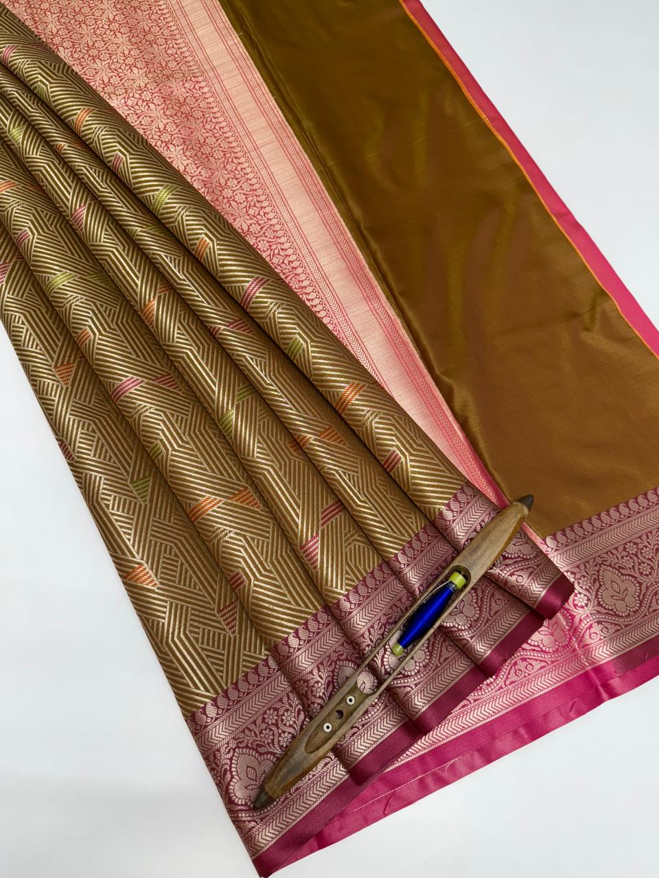 VSAS1042 - honey brown color body , pink color pallu , blouse.