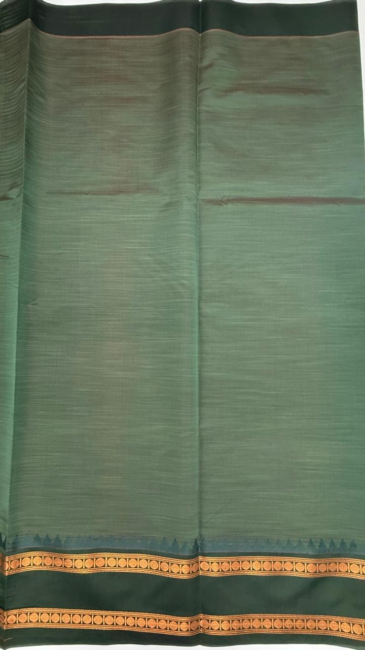 VSKC536 - red color body , bottle green color pallu , blouse.