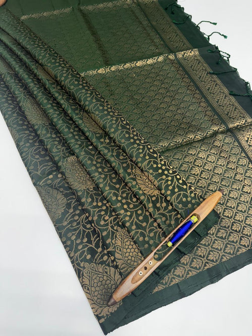 VSA622 - bottle green color body, pallu , blouse pure silk saree