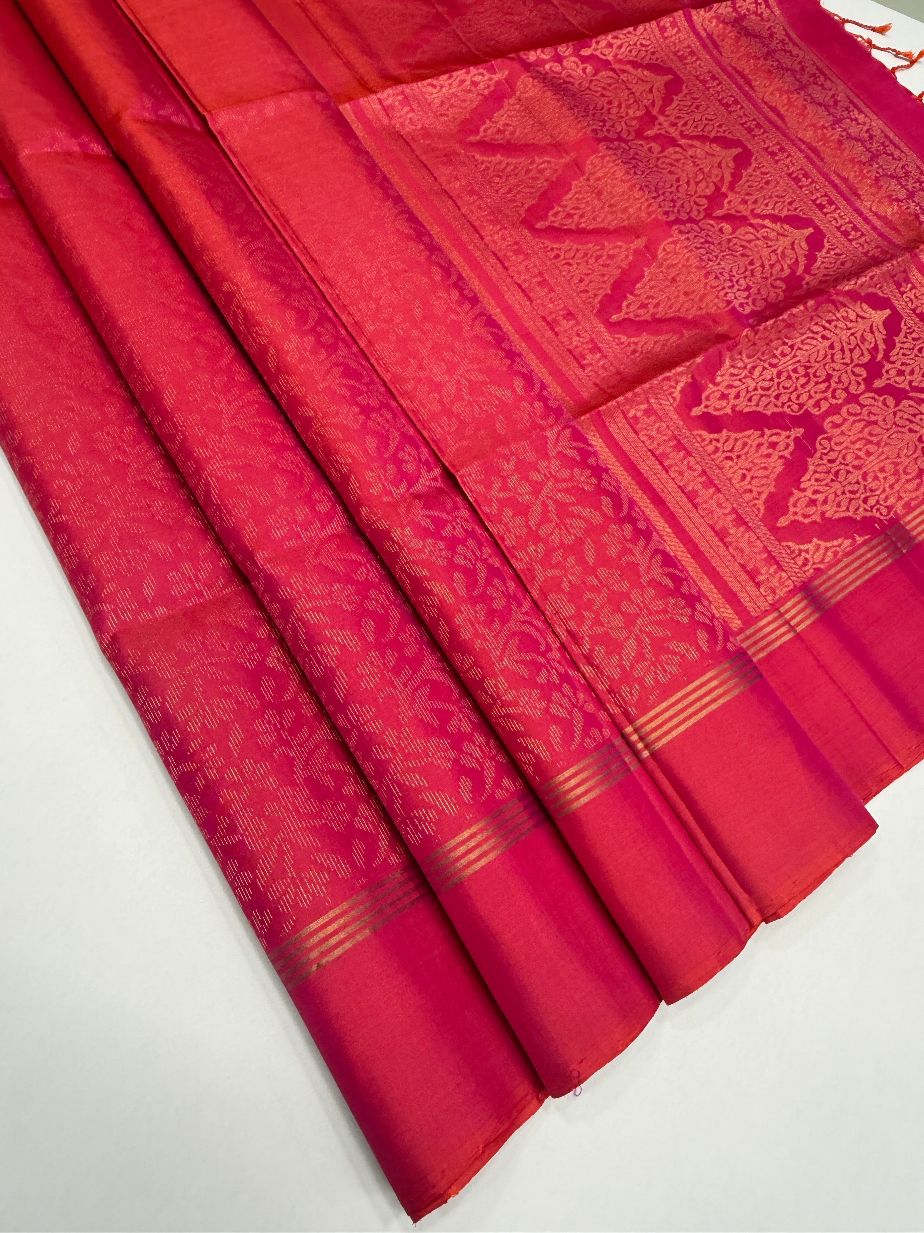 VSA671 - pink color body , color pallu , blouse pure silk saree