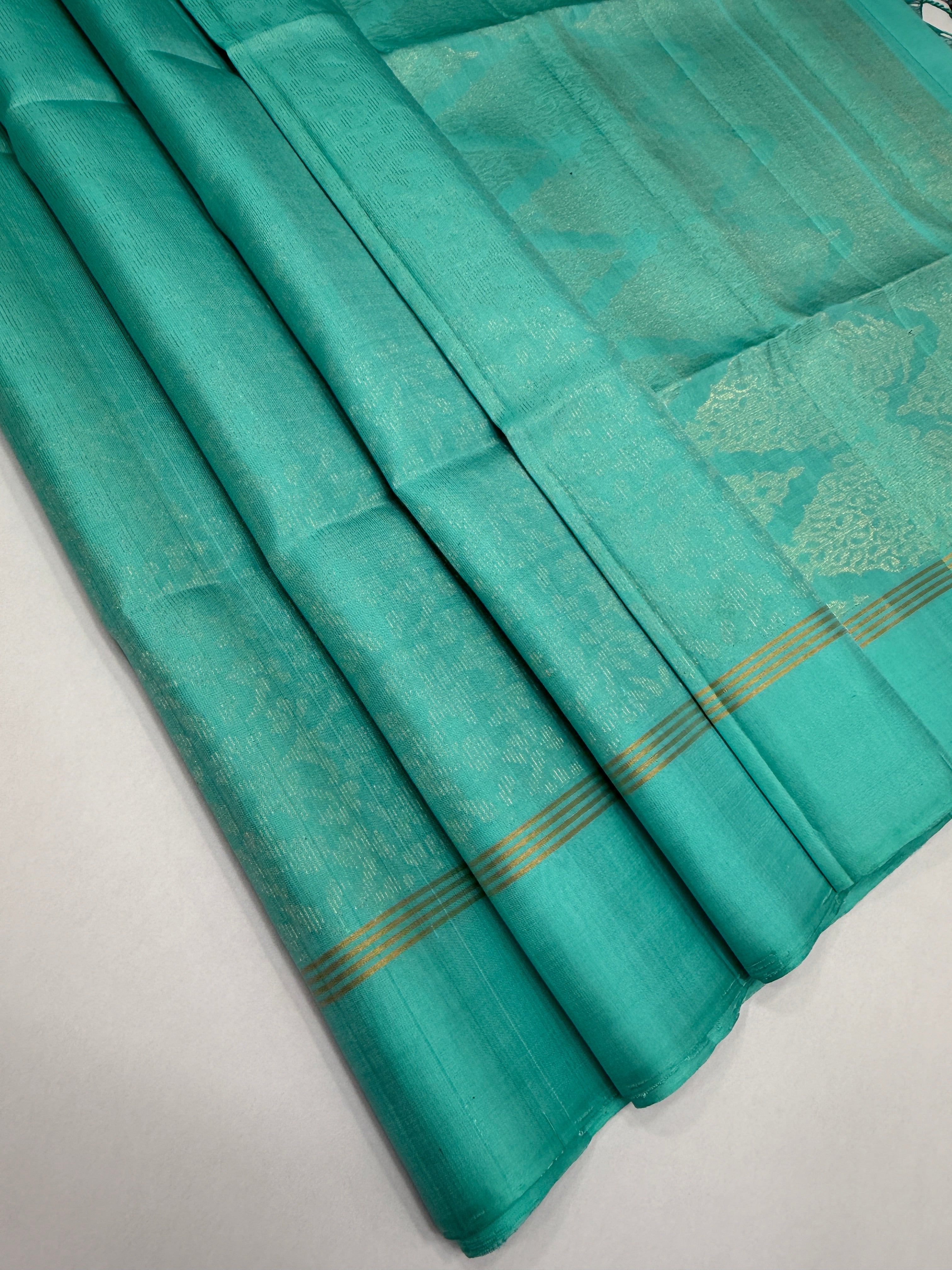 VSA672 - sea blue color body , color pallu , blouse pure silk saree