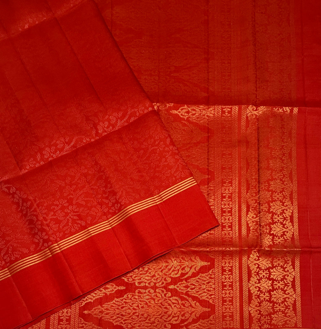 VSA673 -red color body , color pallu , blouse pure silk saree