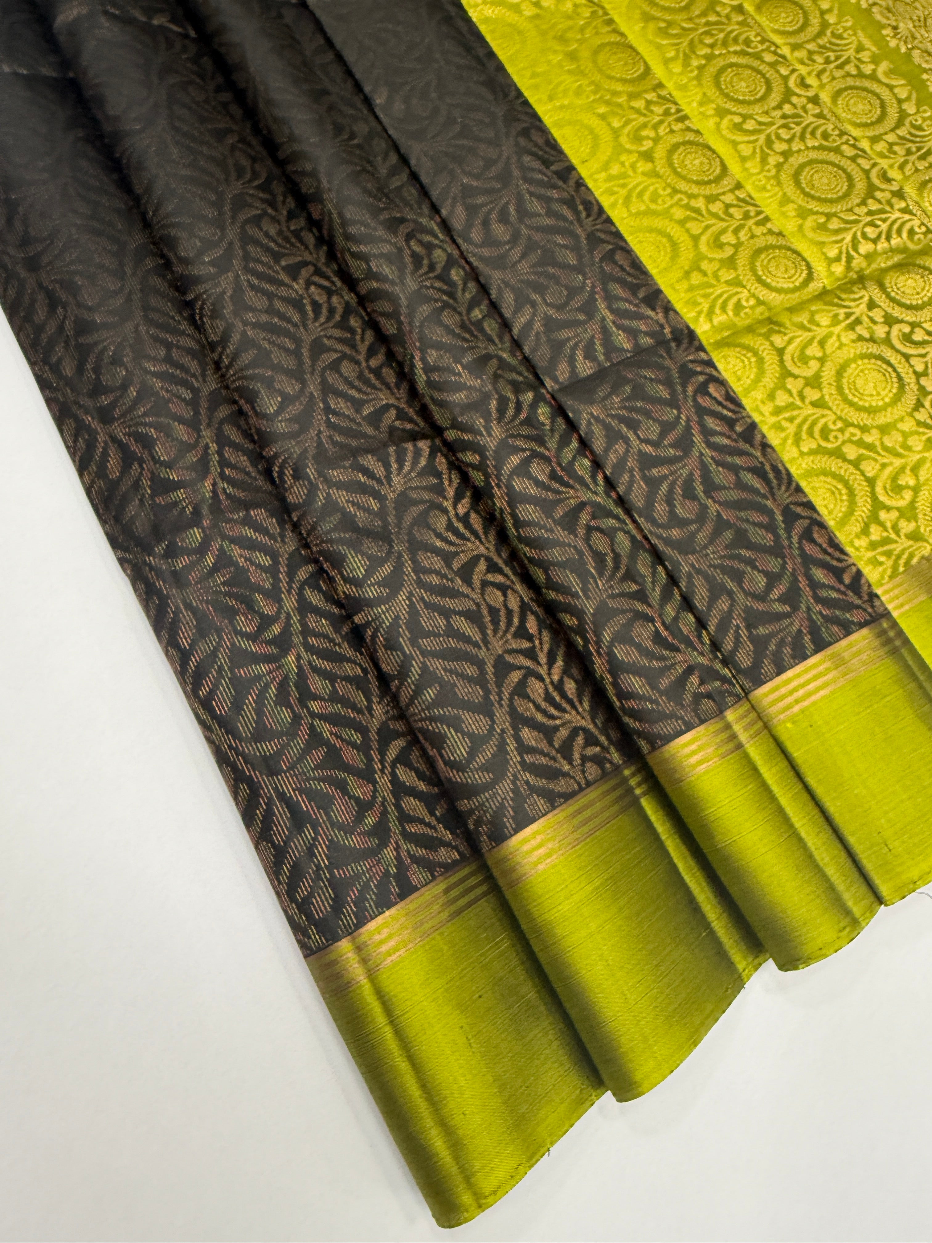 VSA676 - black color body , mehandi green color pallu , blouse pure silk saree