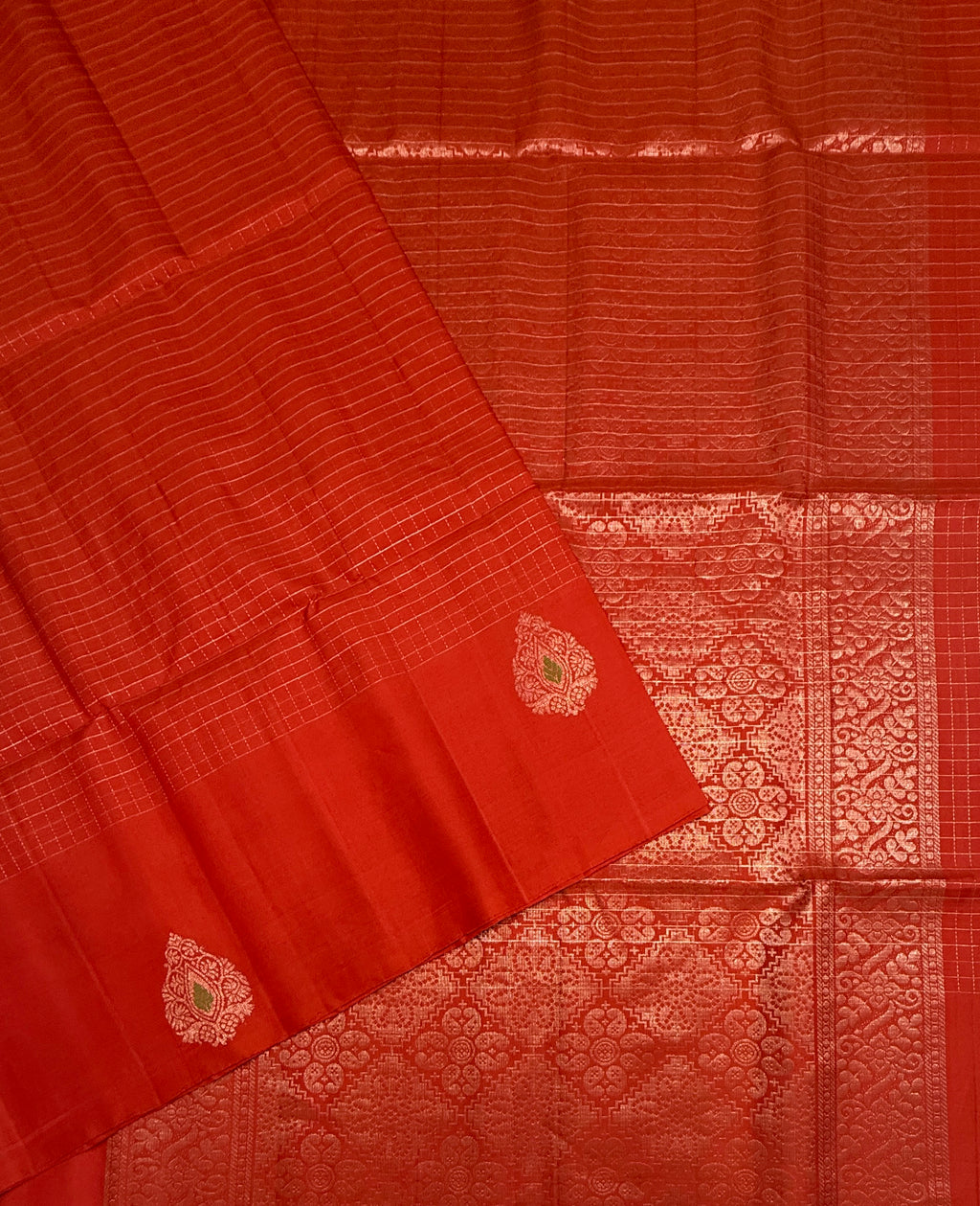 VSF1122 - red color body , color pallu,blouse - Pure silk saree