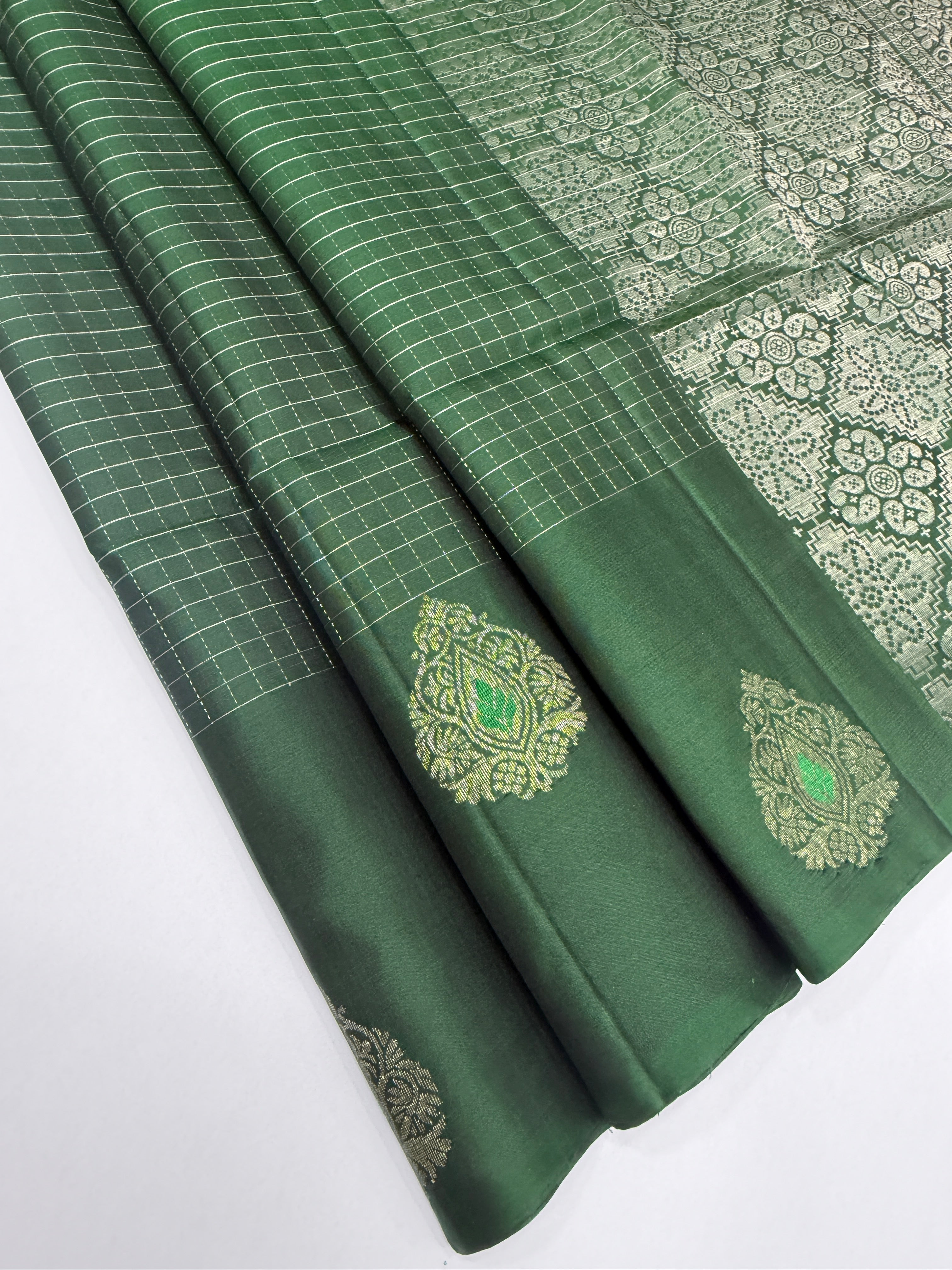 VSF11123 - bottle green color body , color pallu,blouse - Pure silk saree