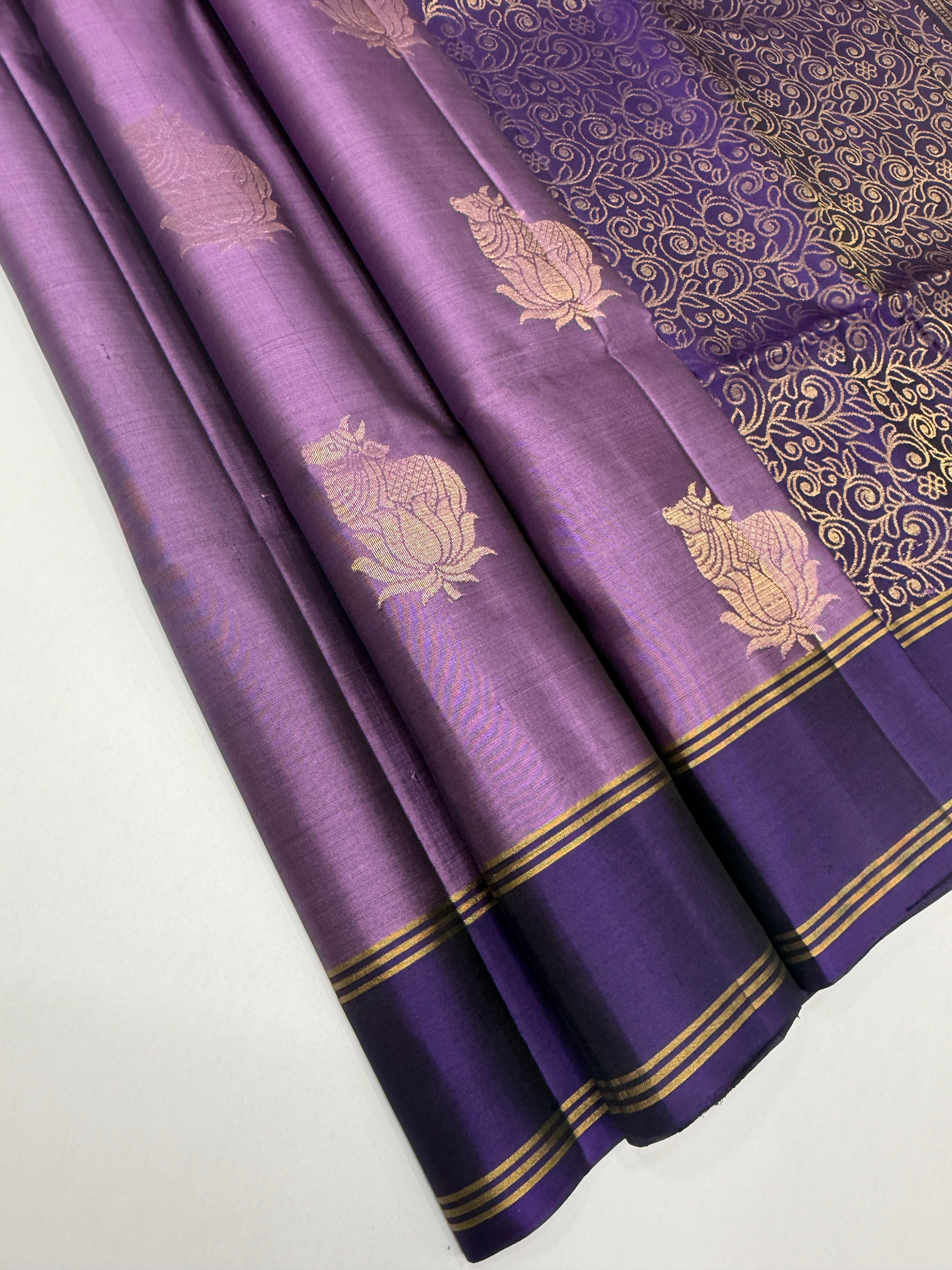 VSCB642 - lavender color body , violet color pallu , blouse - Pure silk saree