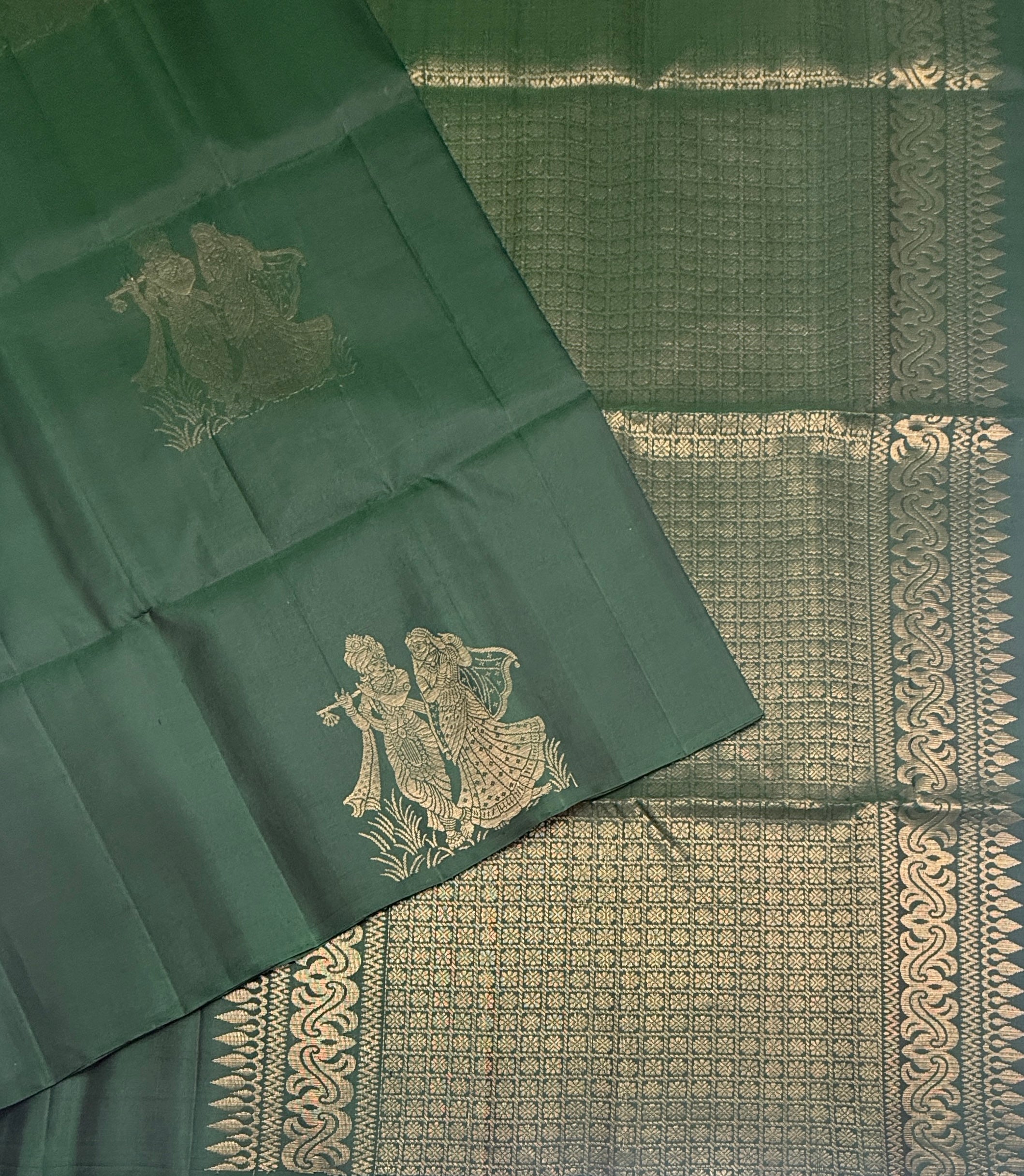 VSBP109 - dark green color body , color pallu,blouse - Pure silk saree