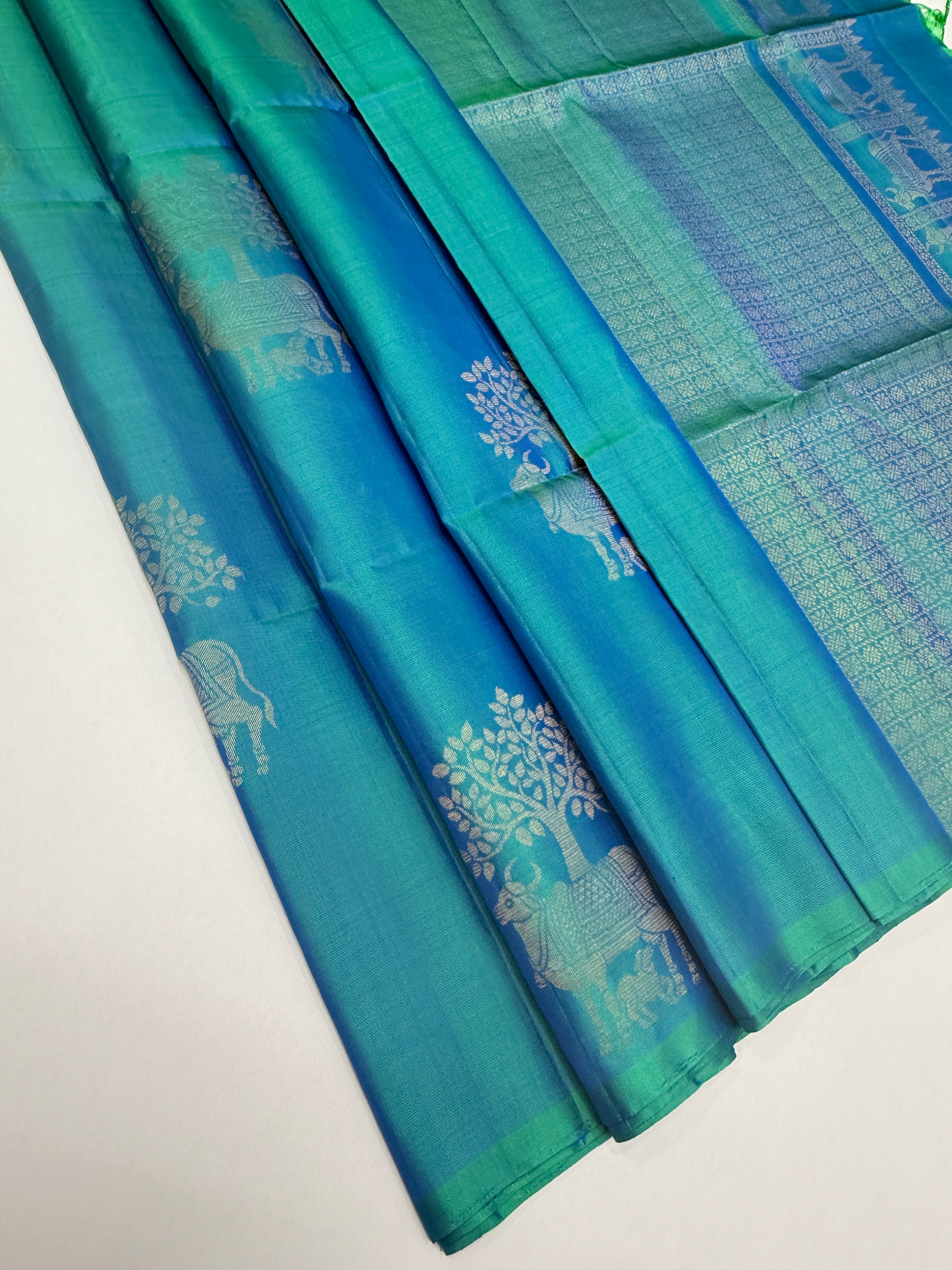 VSBP110 - duaal green color body , color pallu,blouse - Pure silk saree