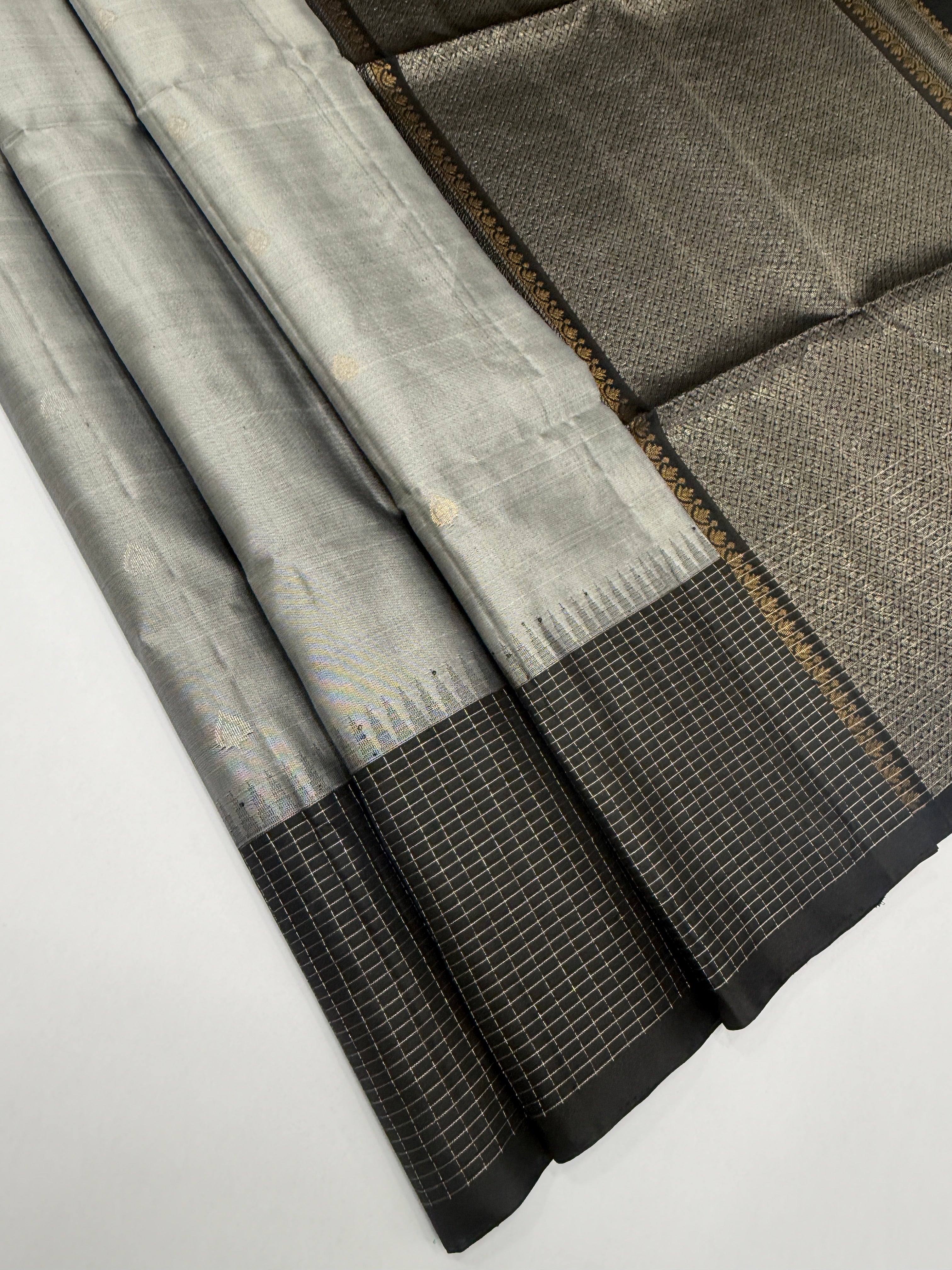 VST276 - grey color body , black color pallu , blouse - Pure silk saree