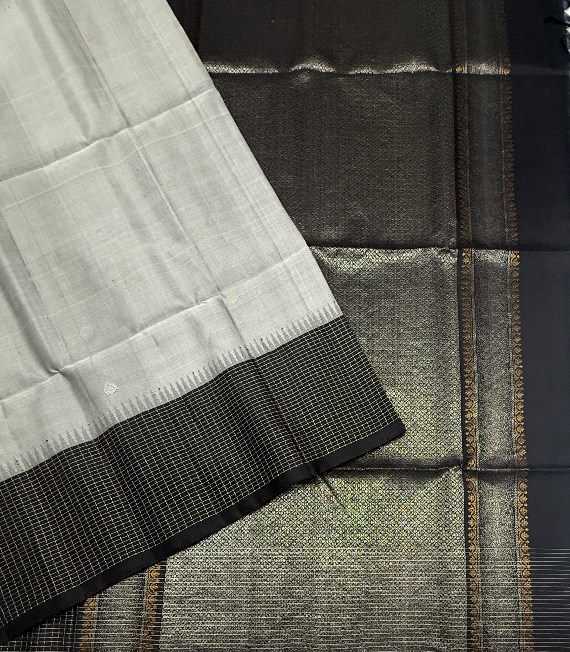 VST276 - grey color body , black color pallu , blouse - Pure silk saree