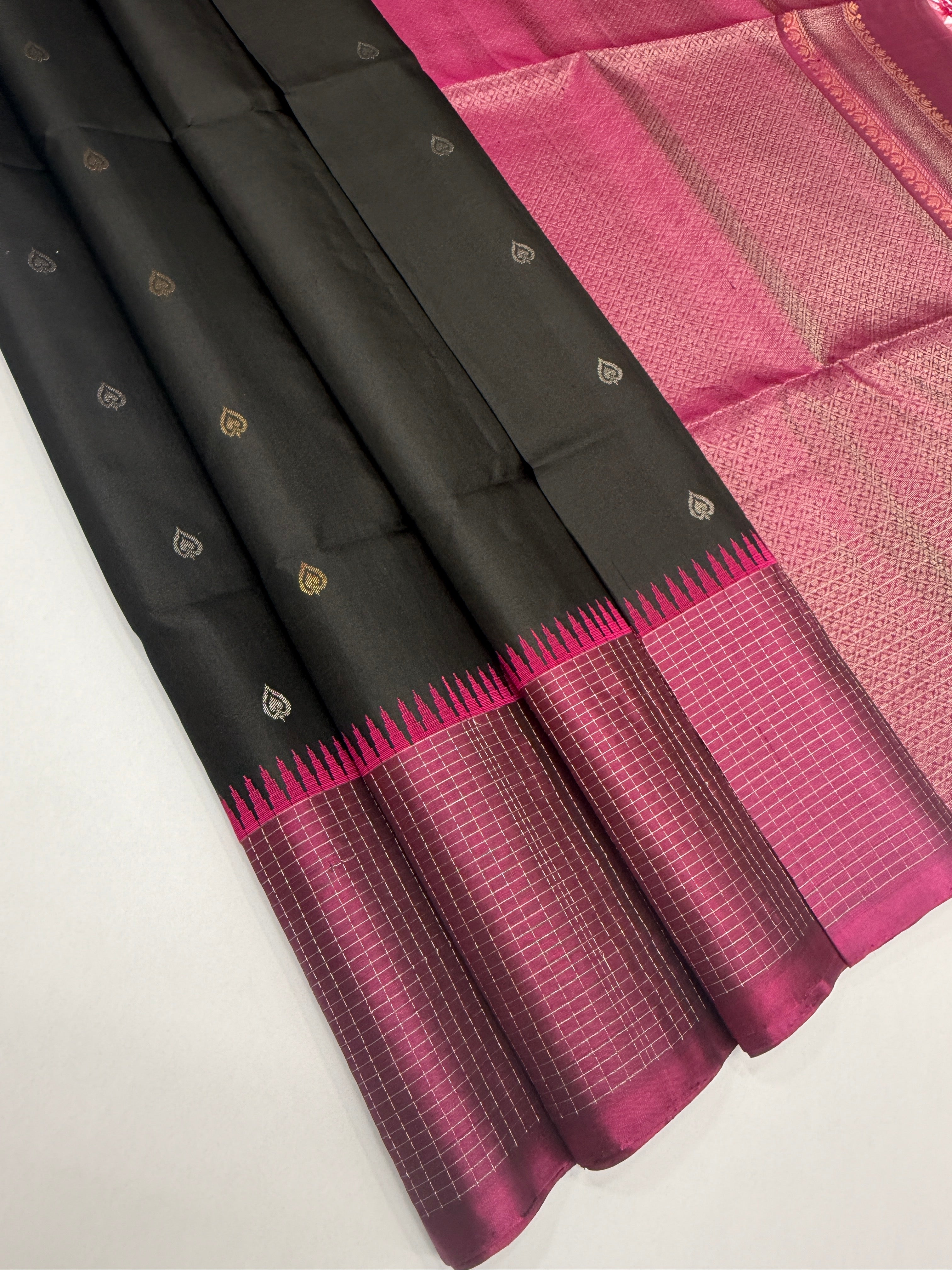 VST277 - black color body , purple color pallu , blouse - Pure silk saree
