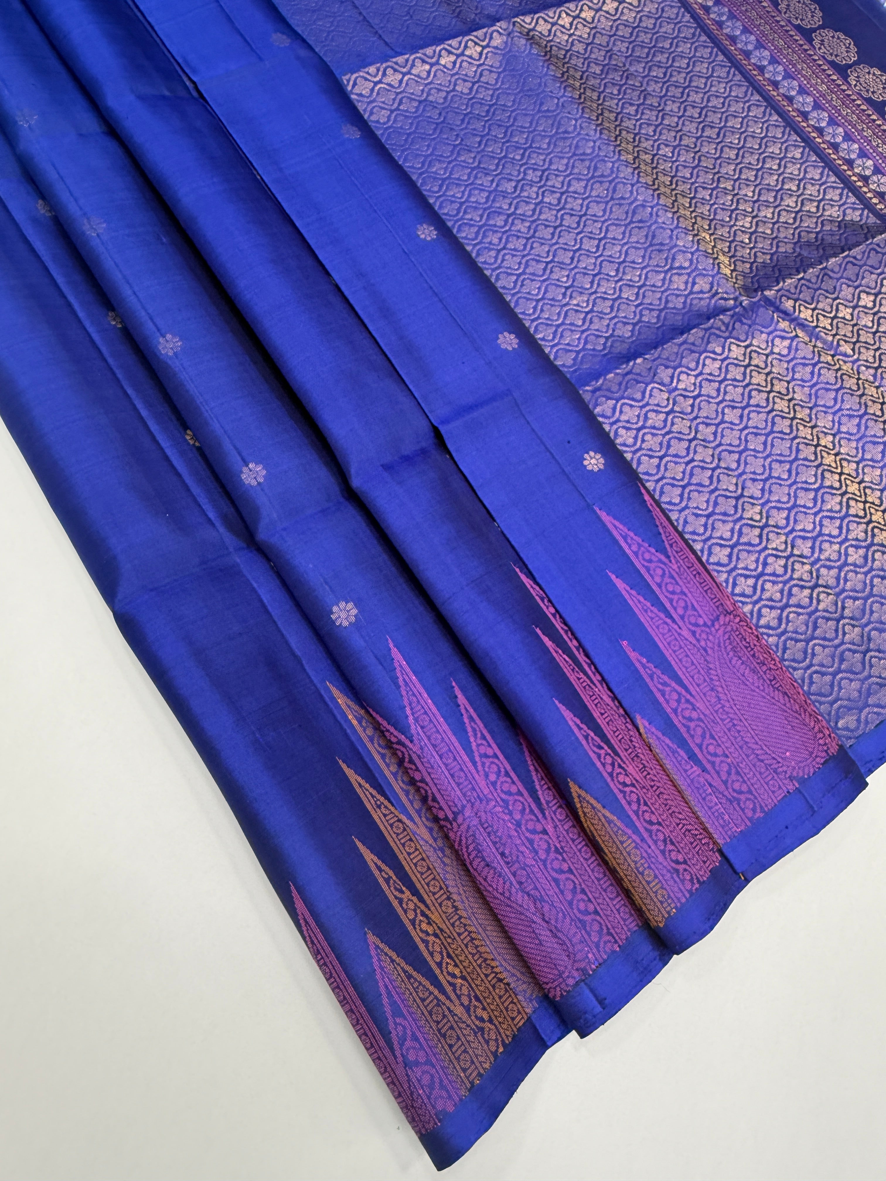 VST288 - royal blue color body , color pallu , blouse - Pure silk saree