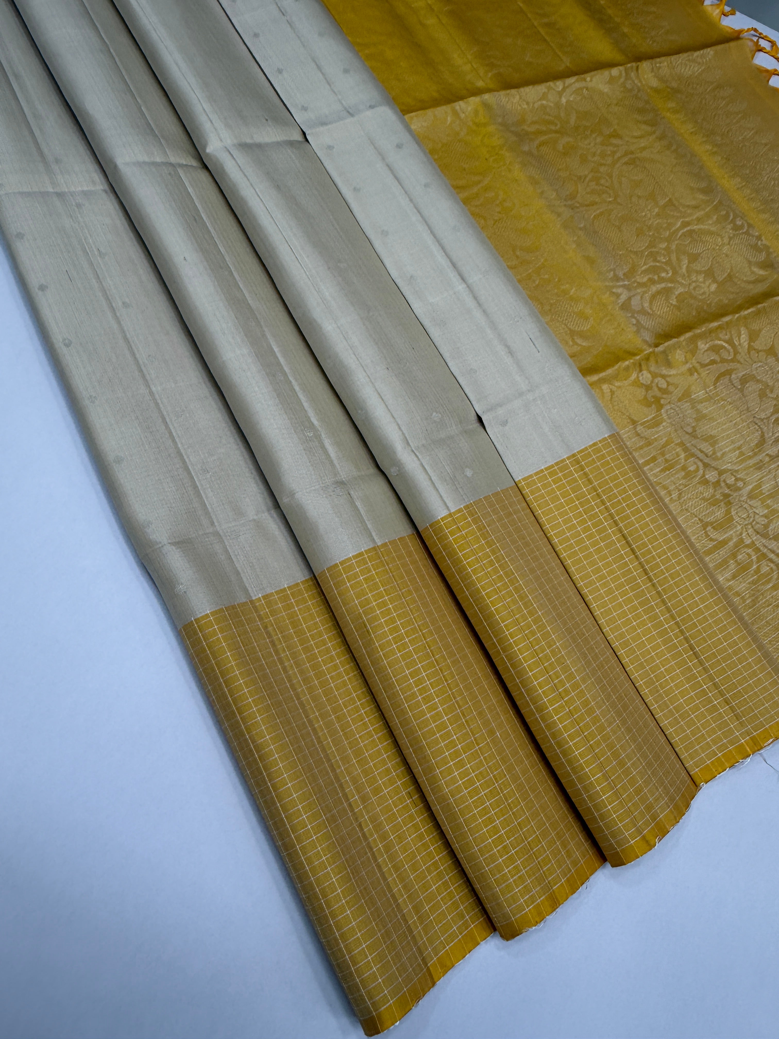 VST296 - beige color body , yellow color pallu , blouse - Pure silk saree