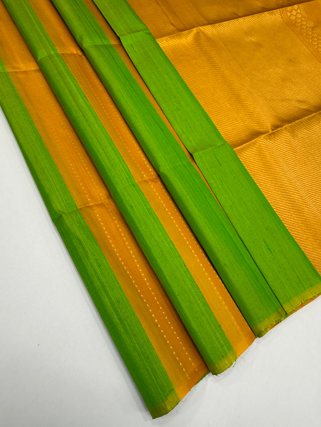 VSD163 - green color body , yellow color pallu,blouse - Pure silk saree