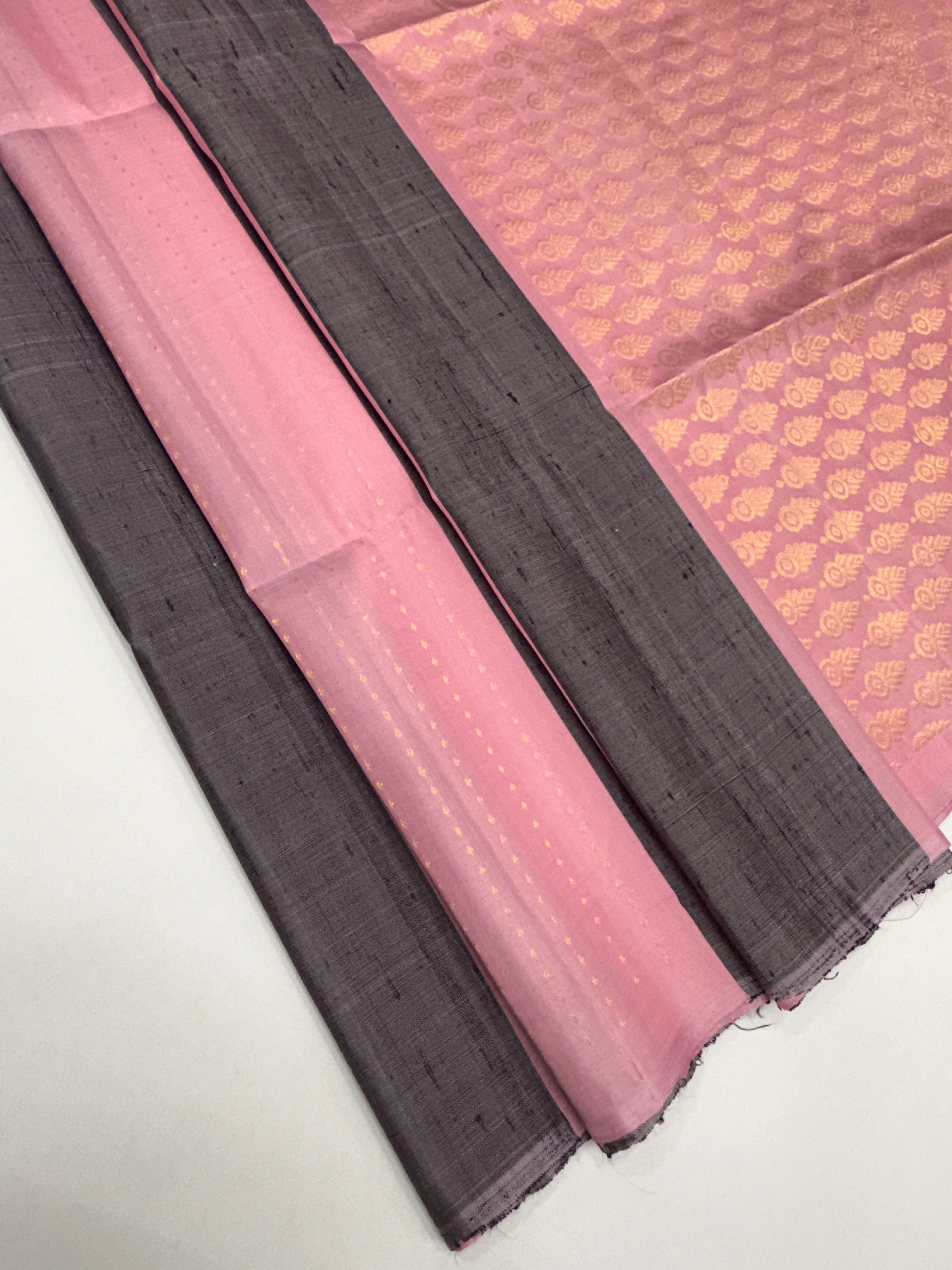 VSD173 - pink with black color body , color pallu,blouse - Pure silk saree
