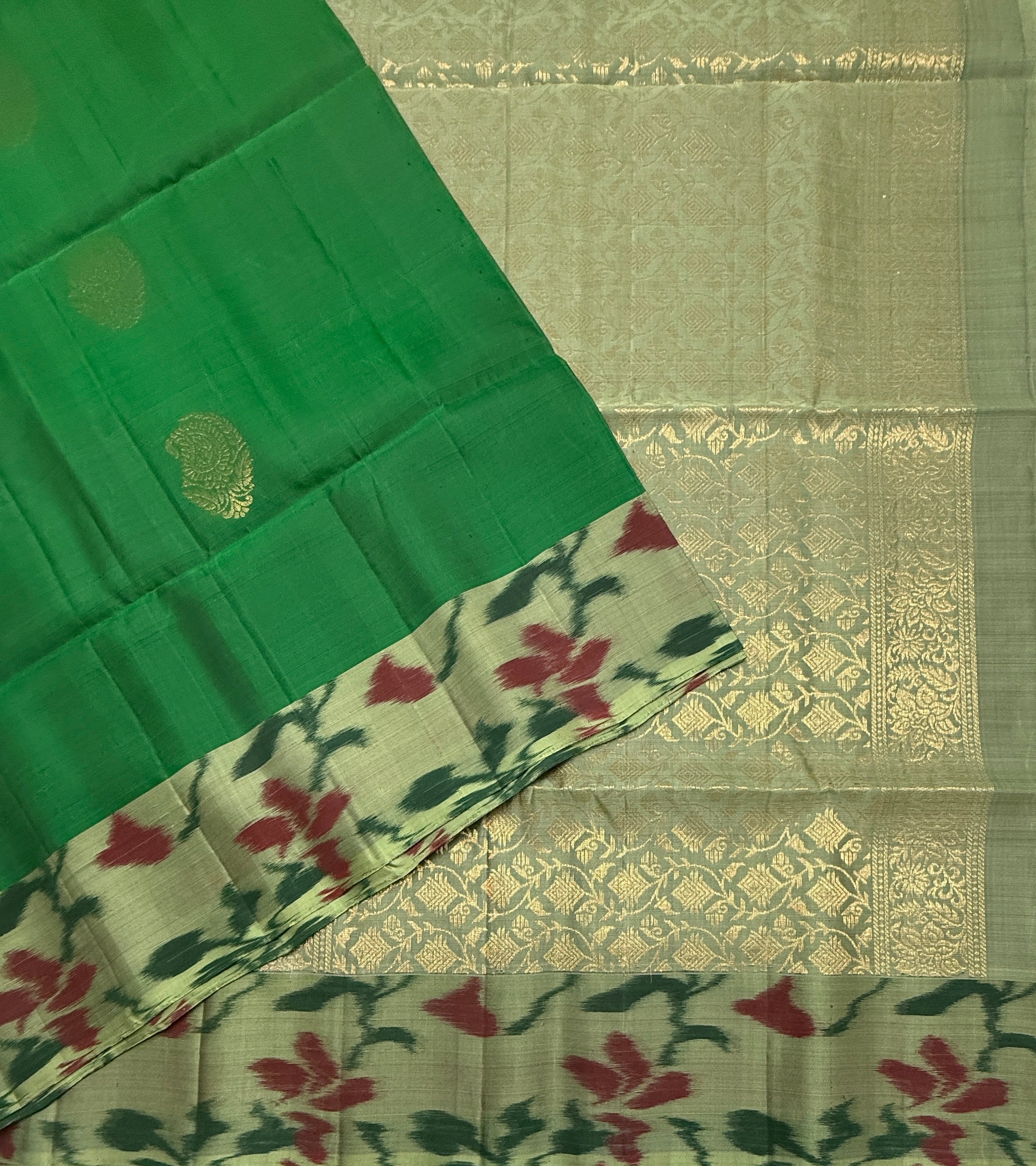 VSM378 - green color body , pastel green color pallu , blouse