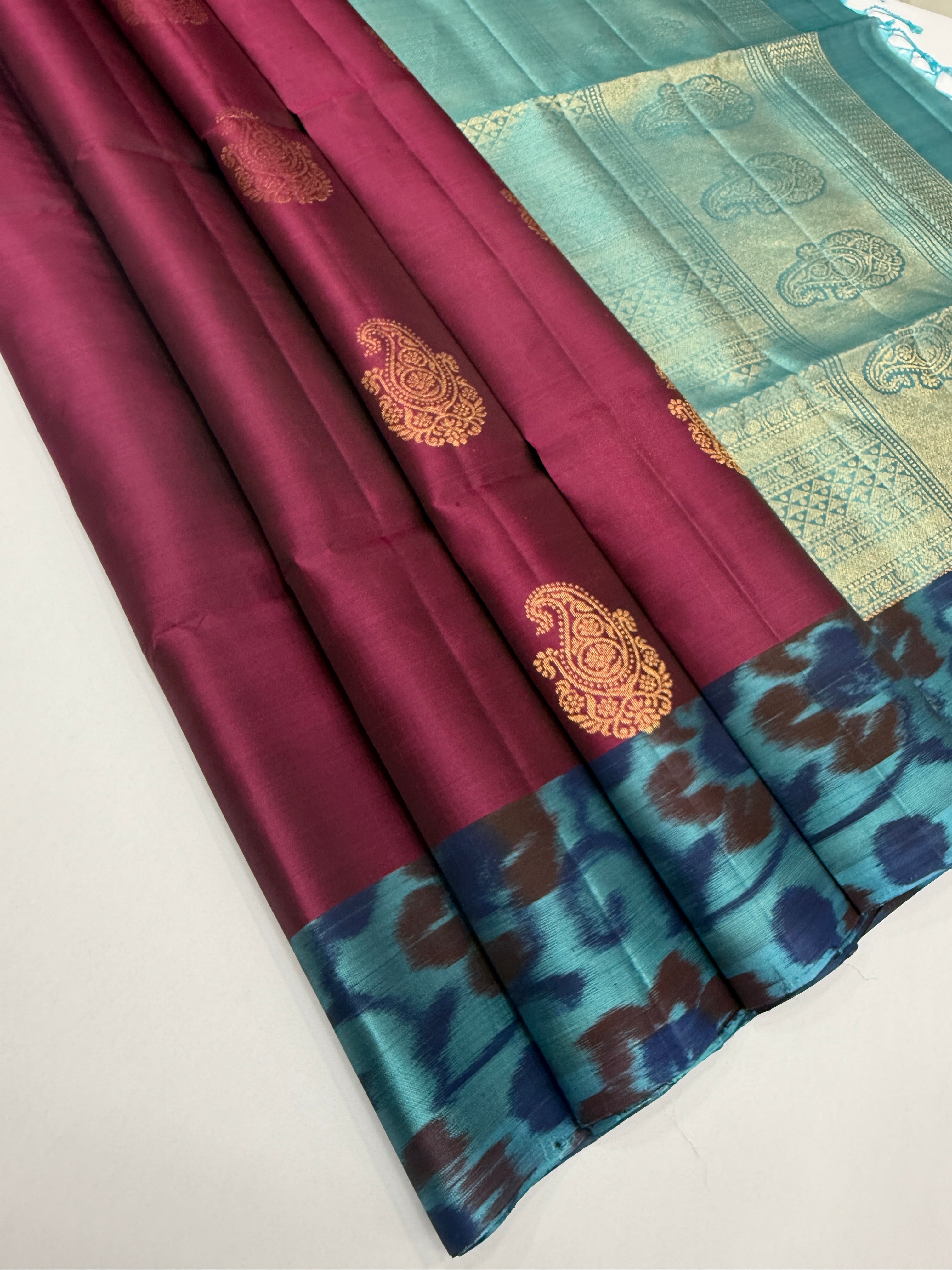 VSM381 - purple color body , sky blue color pallu , blouse