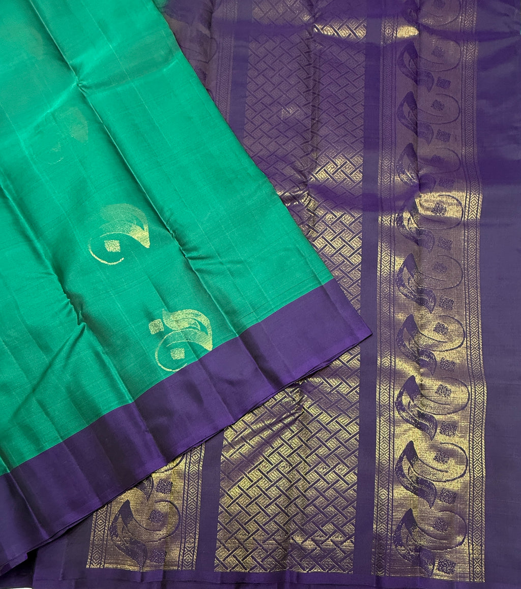 VSM389 - peacock green color body , violet color pallu , blouse