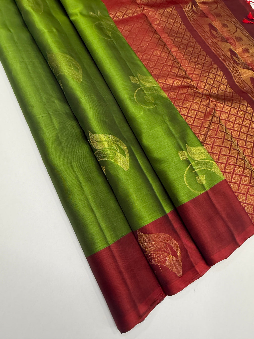 VSM390 -olive green color body , maroon color pallu , blouse