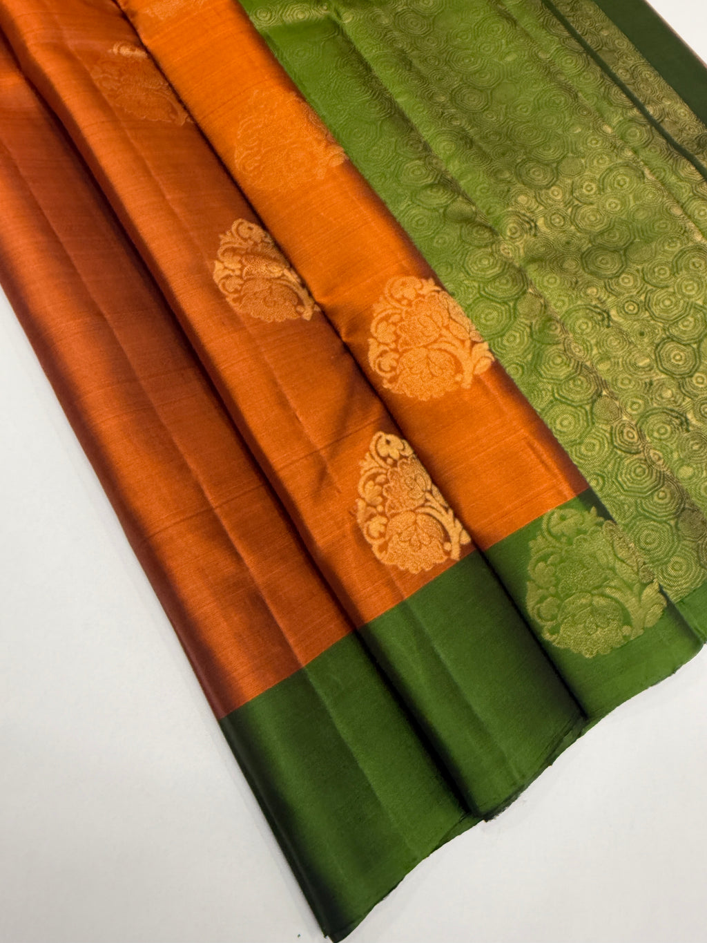 VSM392 - oange color body , olive green color pallu , blouse