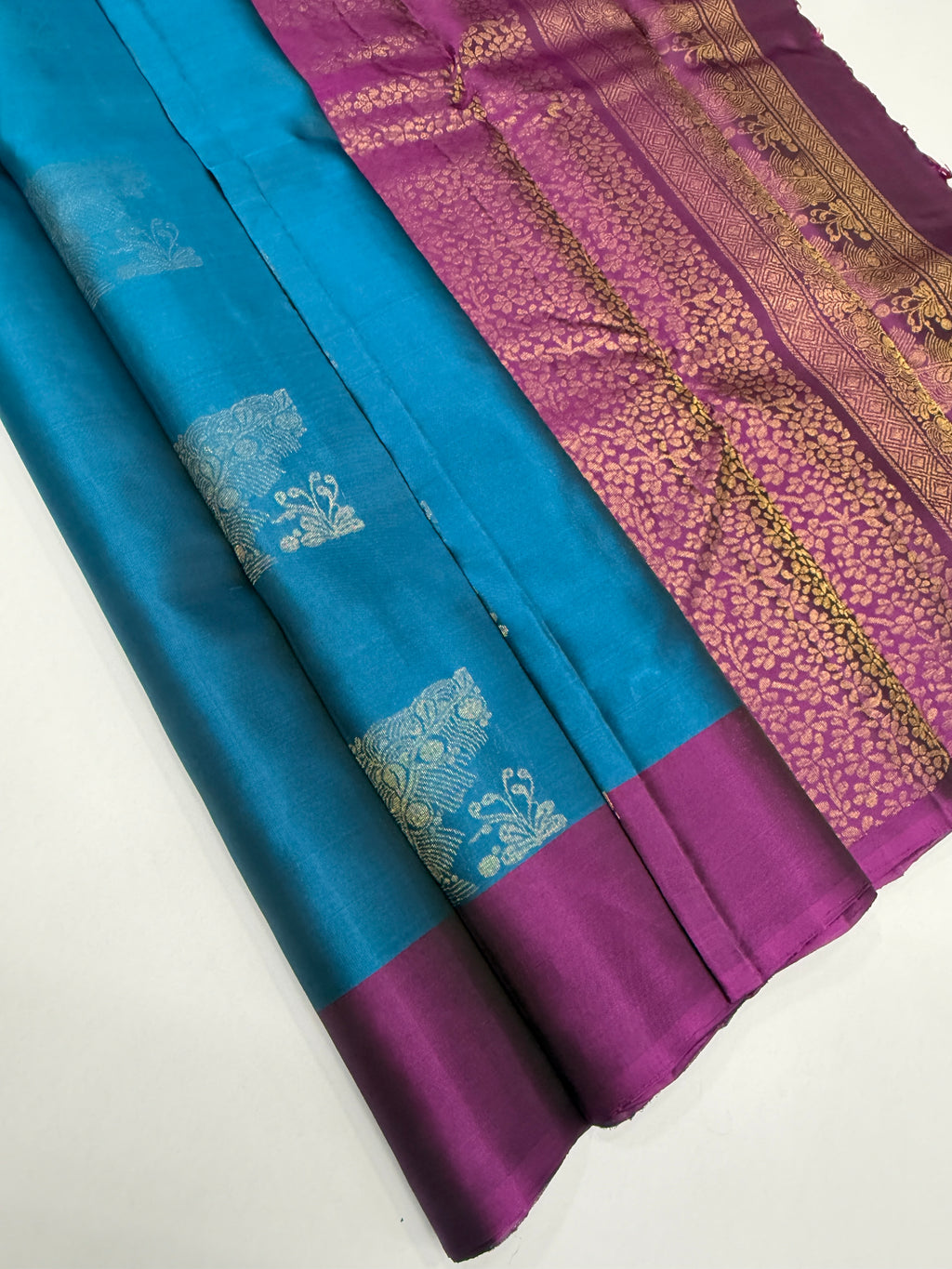 VSM395 - peacock blue color body , purple color pallu , blouse