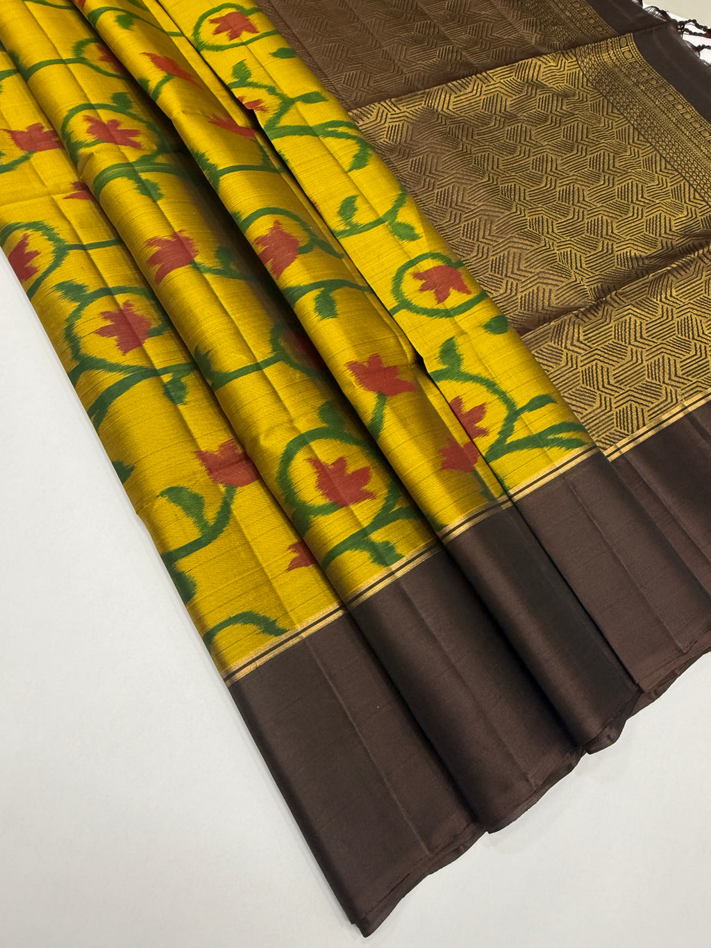 VSM397 - cowdung green color body , coffee brown color pallu , blouse