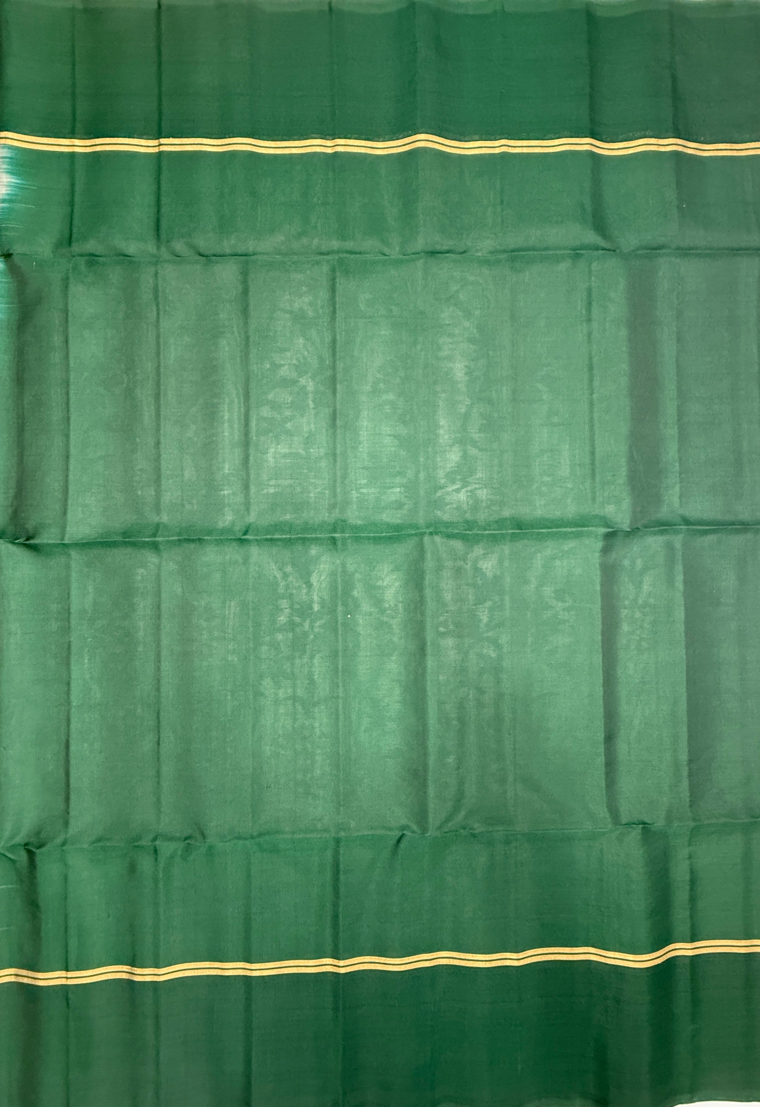 VSM398 - grey color body , dark green color pallu , blouse