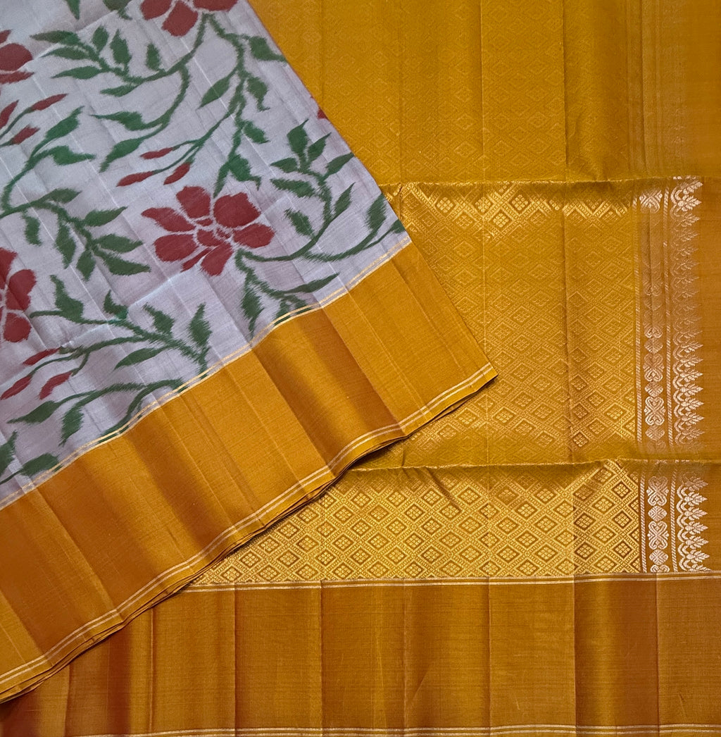 VSM400 - light lavender color body , honey brown color pallu , blouse