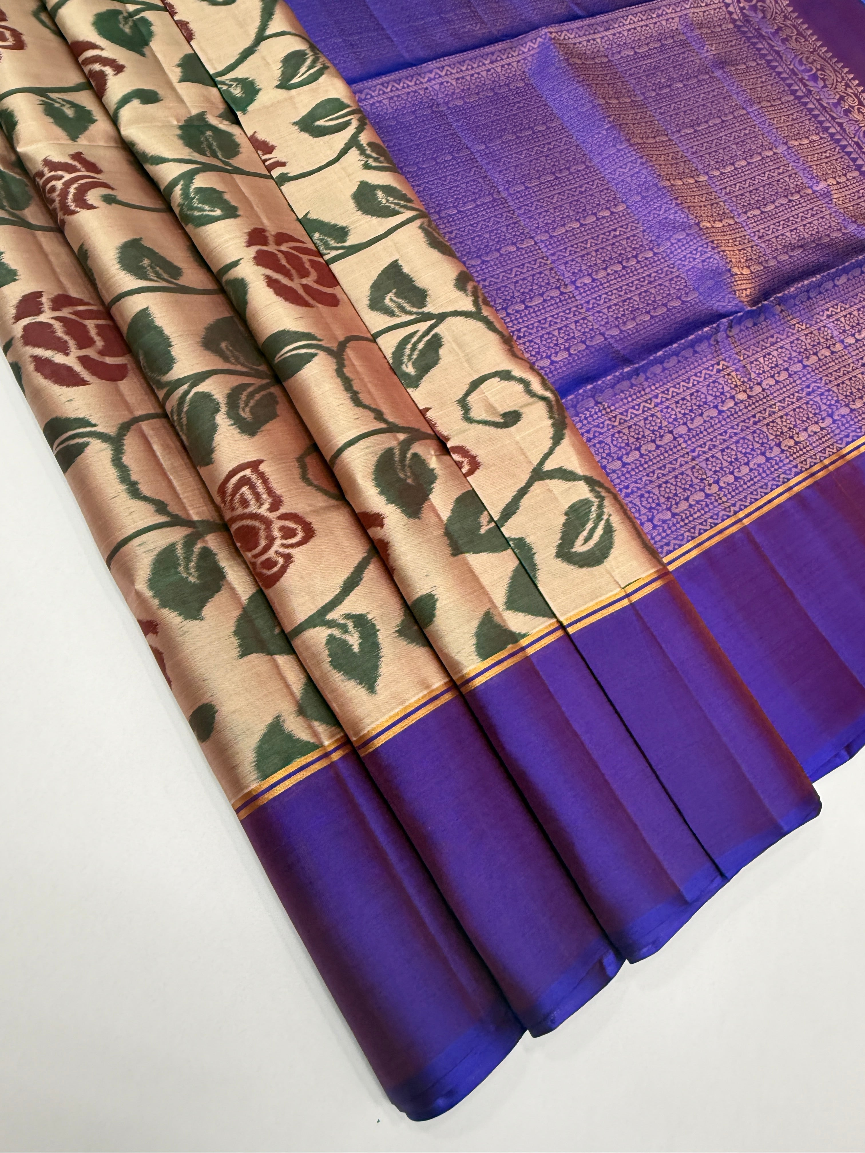 VSM402 - onion color body , violet color pallu , blouse