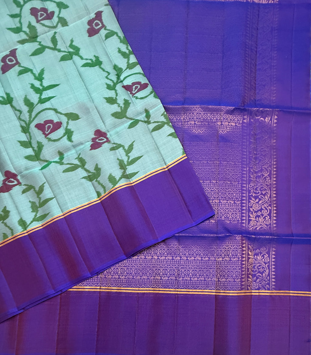 VSM405 - pastel blue color body , violet color pallu , blouse