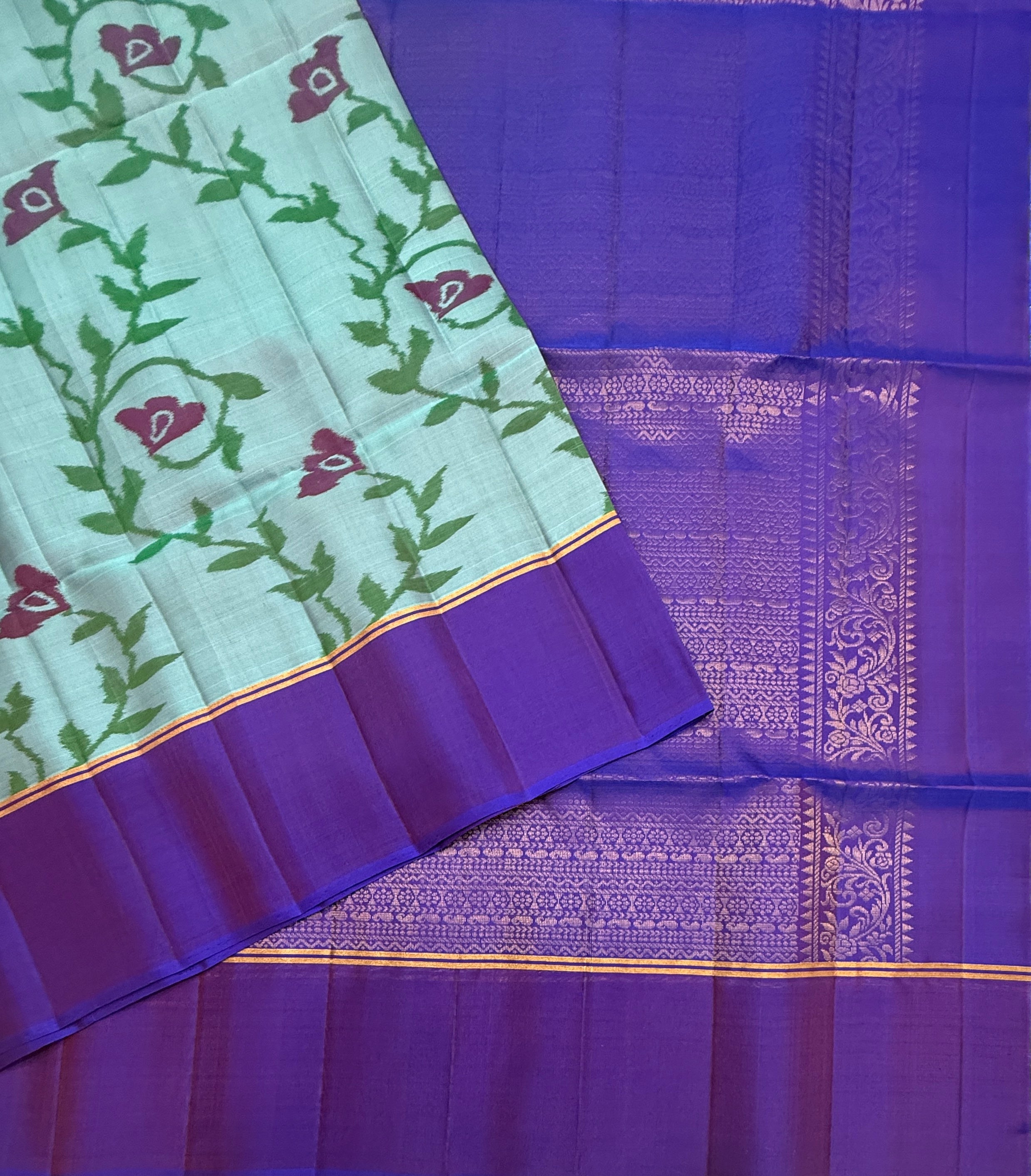 VSM405 - pastel blue color body , violet color pallu , blouse