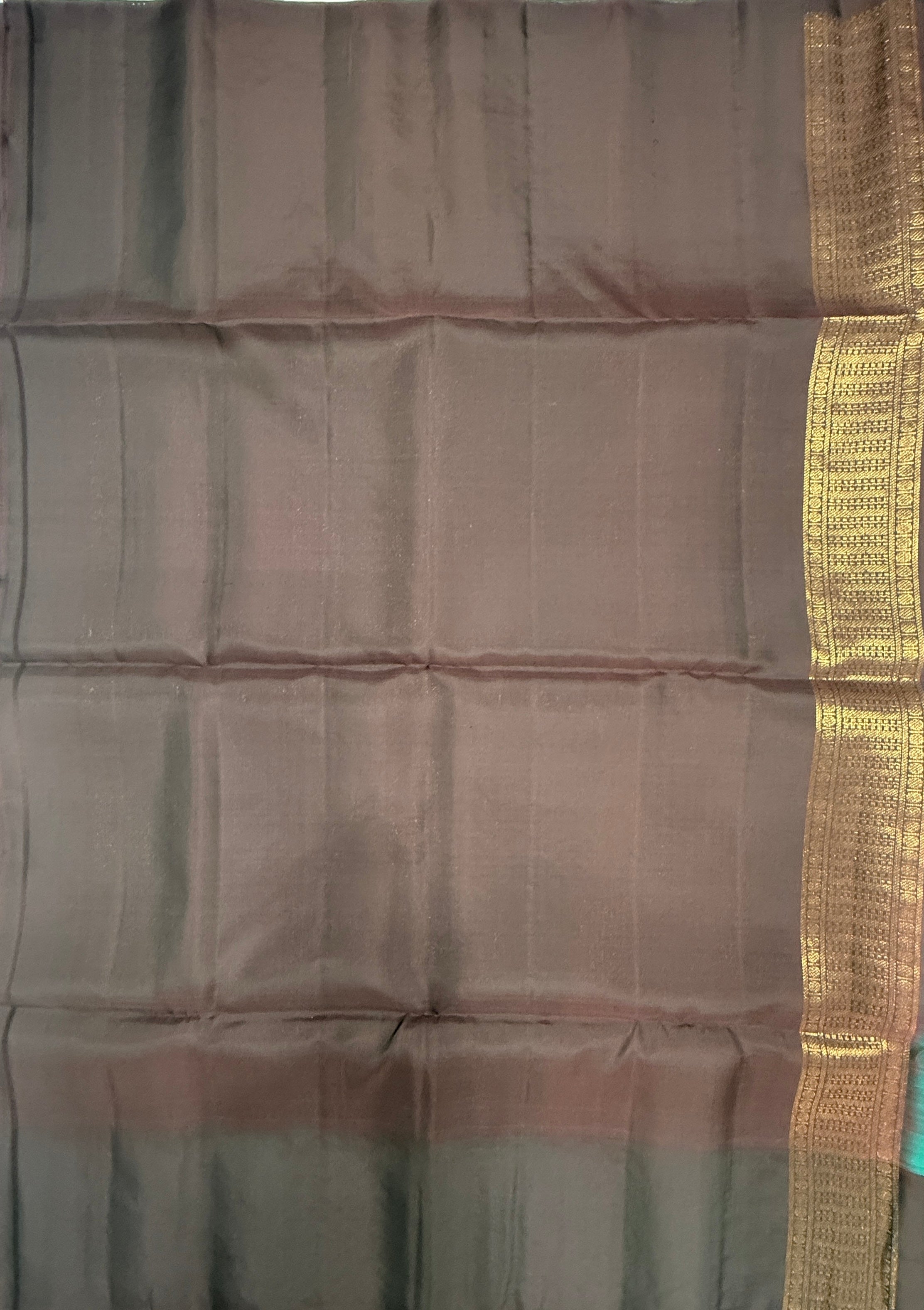 VSM417 - peacock green color body , dark purple color pallu , blouse