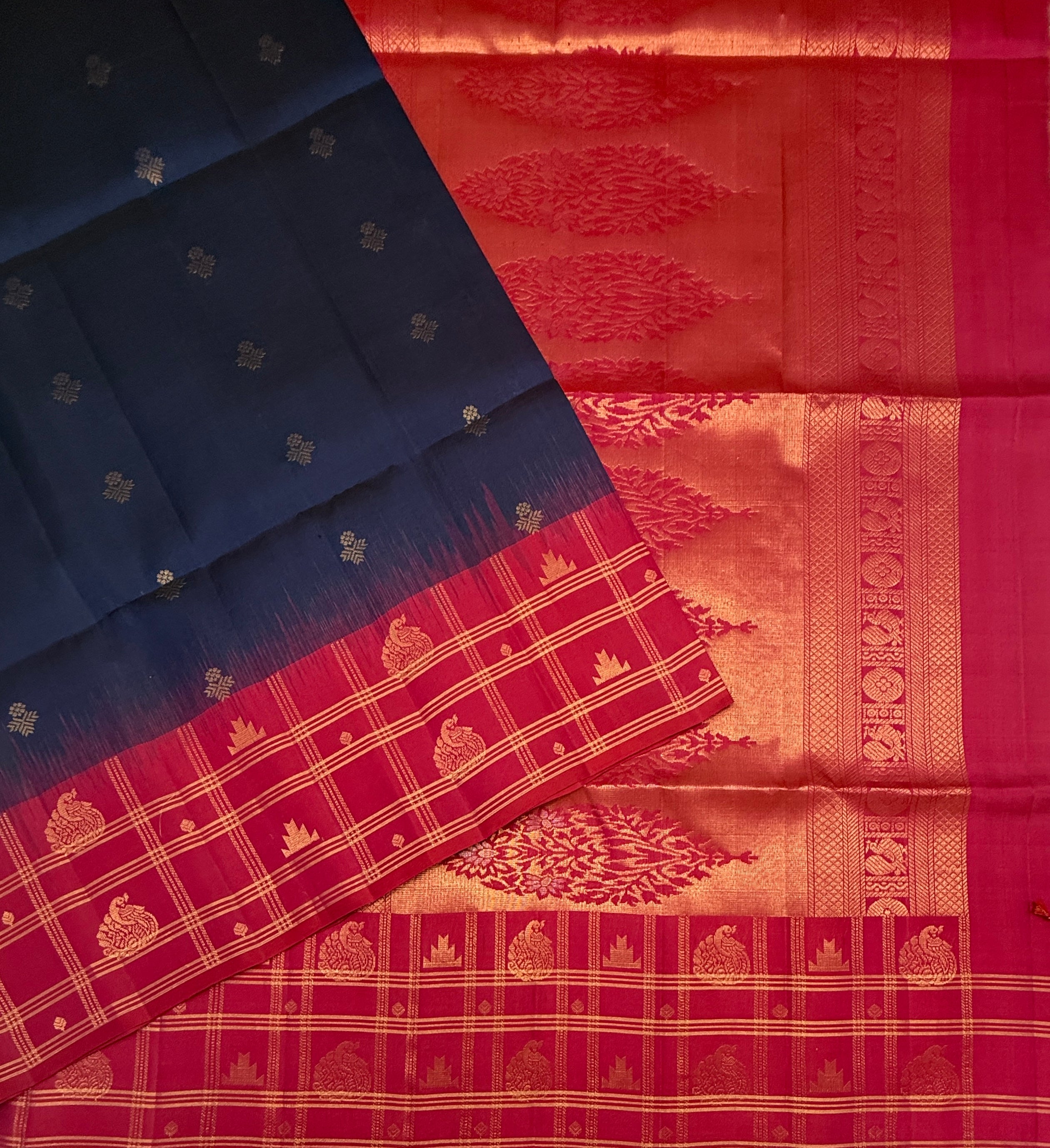 VSF1127 - navy blue color body , red color pallu,blouse - Pure silk saree