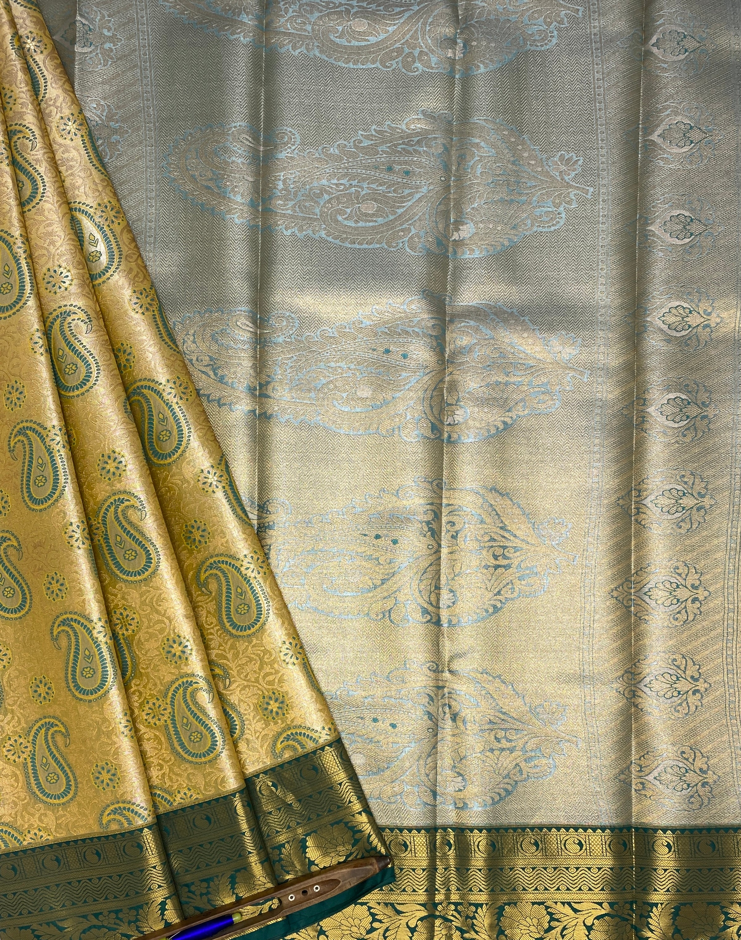 VSAS883 - light yellow color body , green color pallu , blouse.